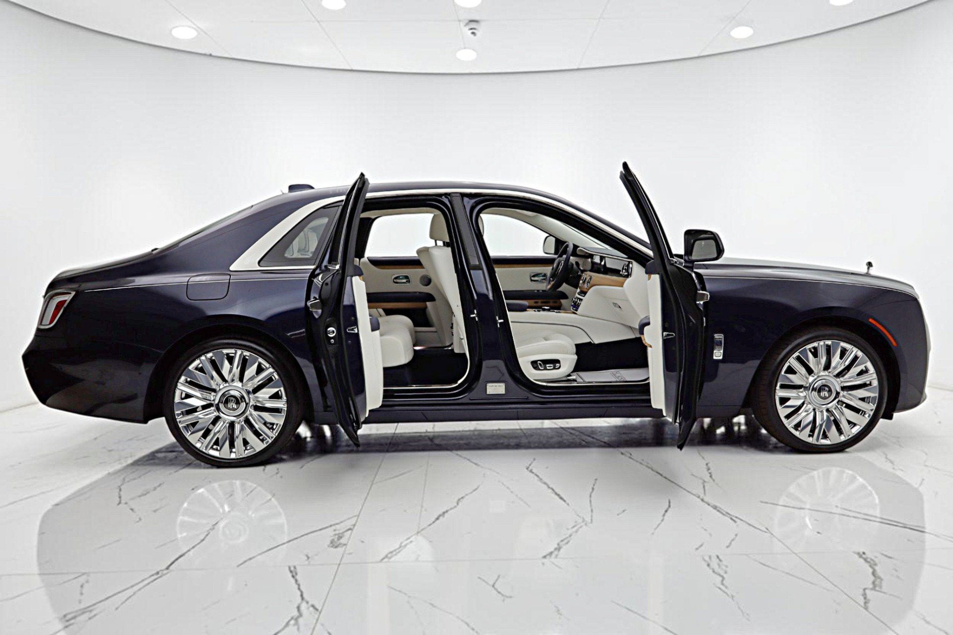 2025 Rolls-Royce Ghost /LEASE OPTIONS AVAILABLE