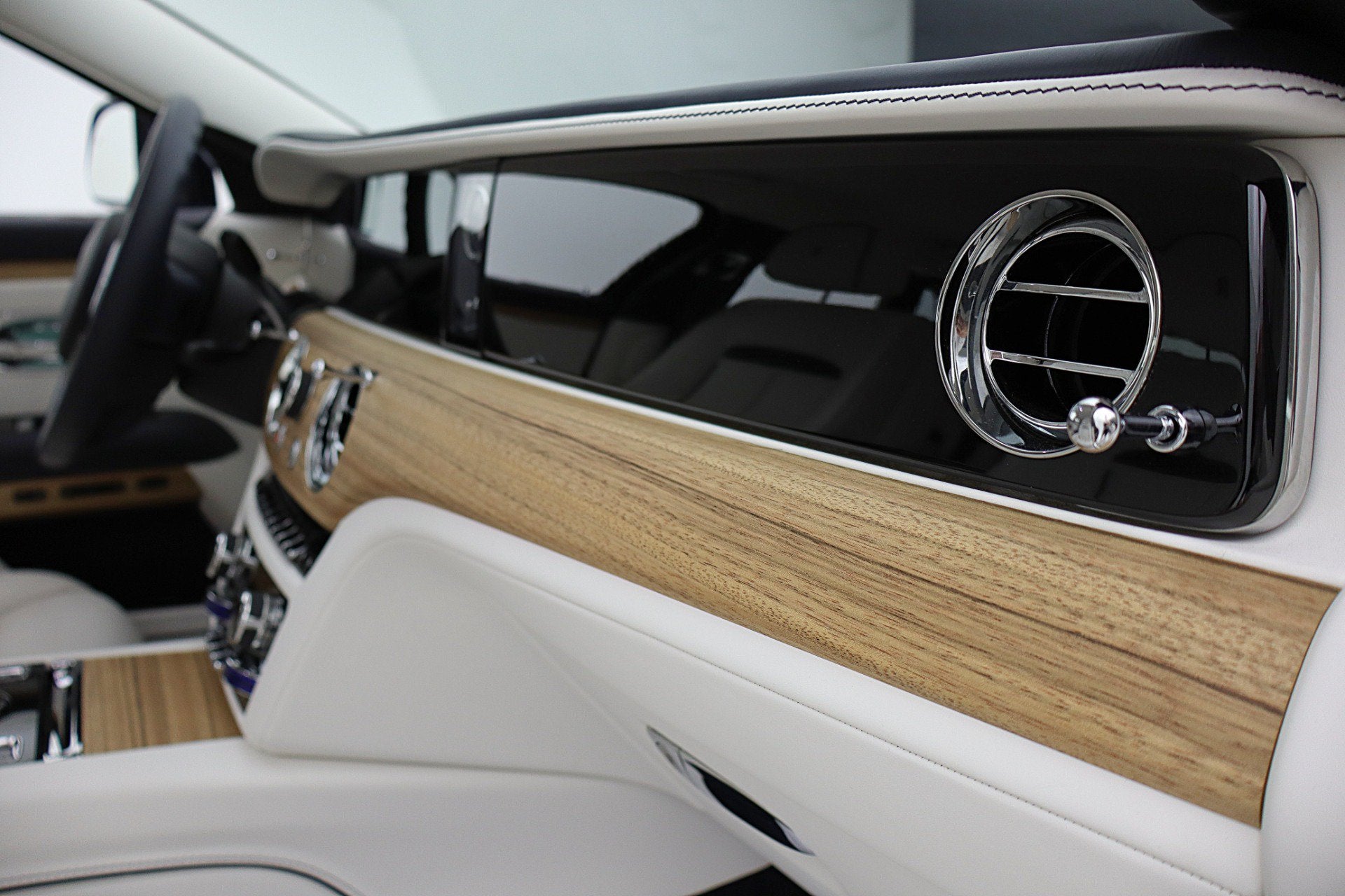 2025 Rolls-Royce Ghost /LEASE OPTIONS AVAILABLE