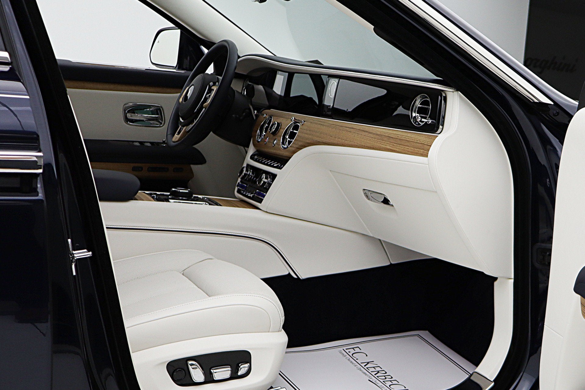 2025 Rolls-Royce Ghost /LEASE OPTIONS AVAILABLE