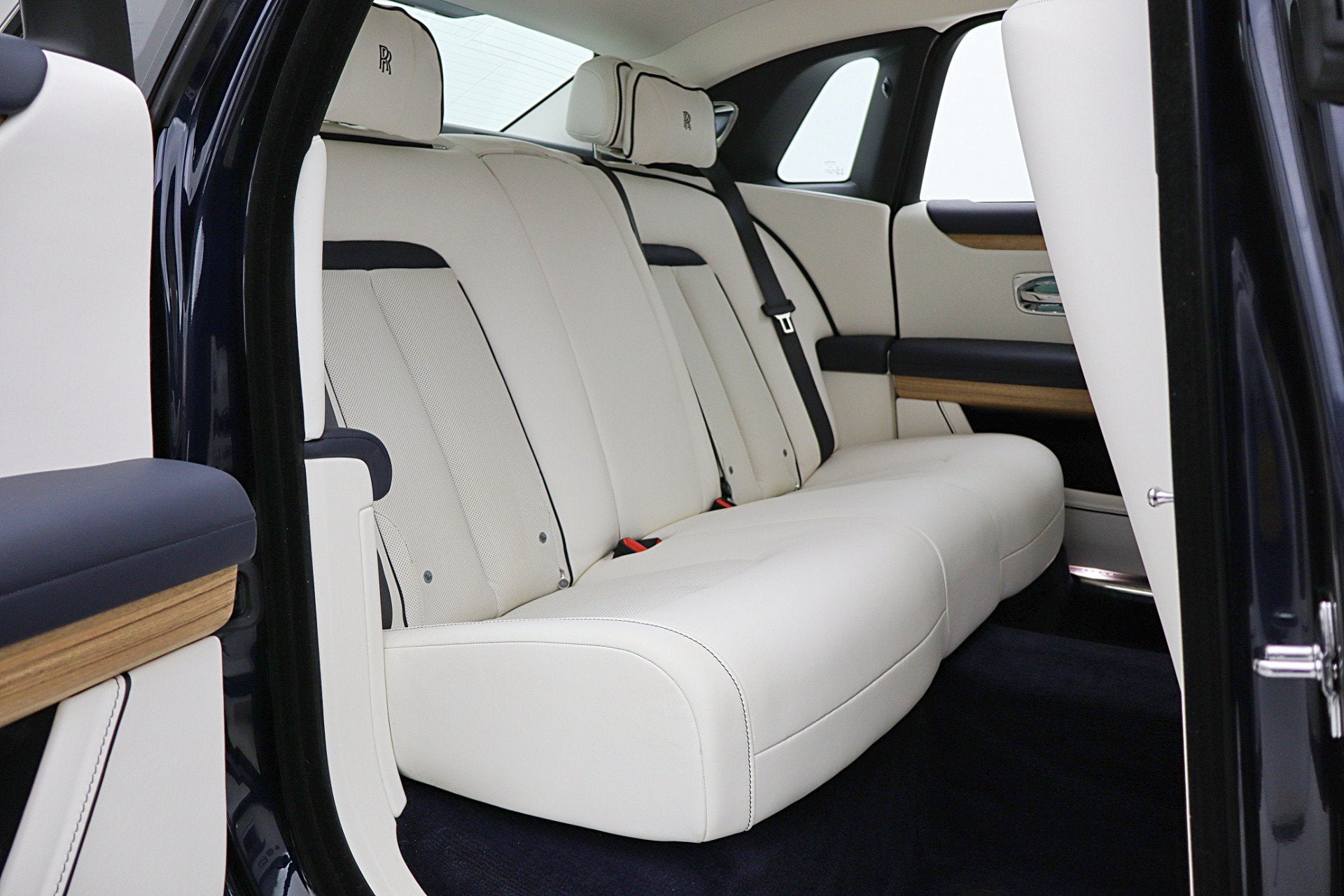 2025 Rolls-Royce Ghost /LEASE OPTIONS AVAILABLE