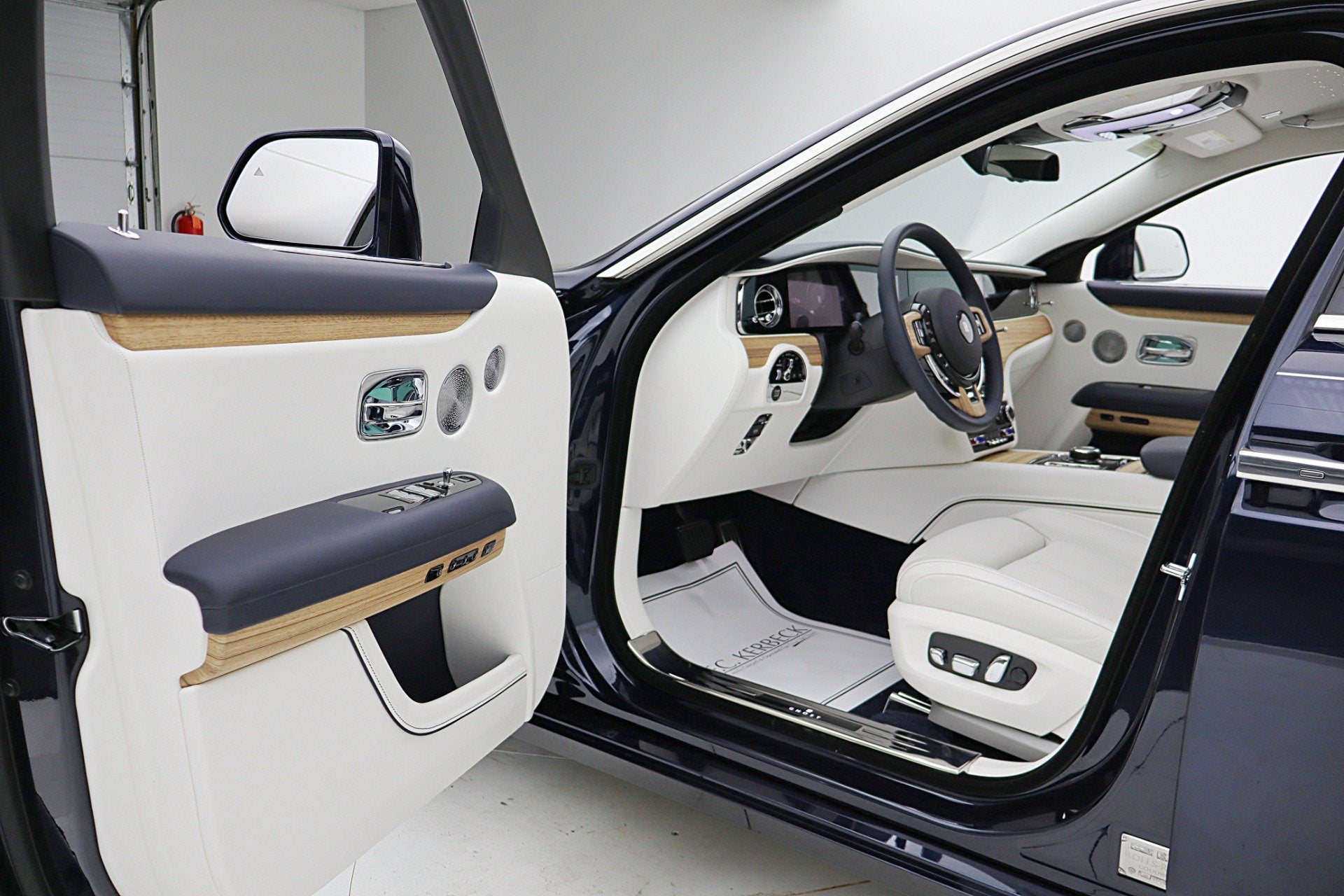 2025 Rolls-Royce Ghost /LEASE OPTIONS AVAILABLE