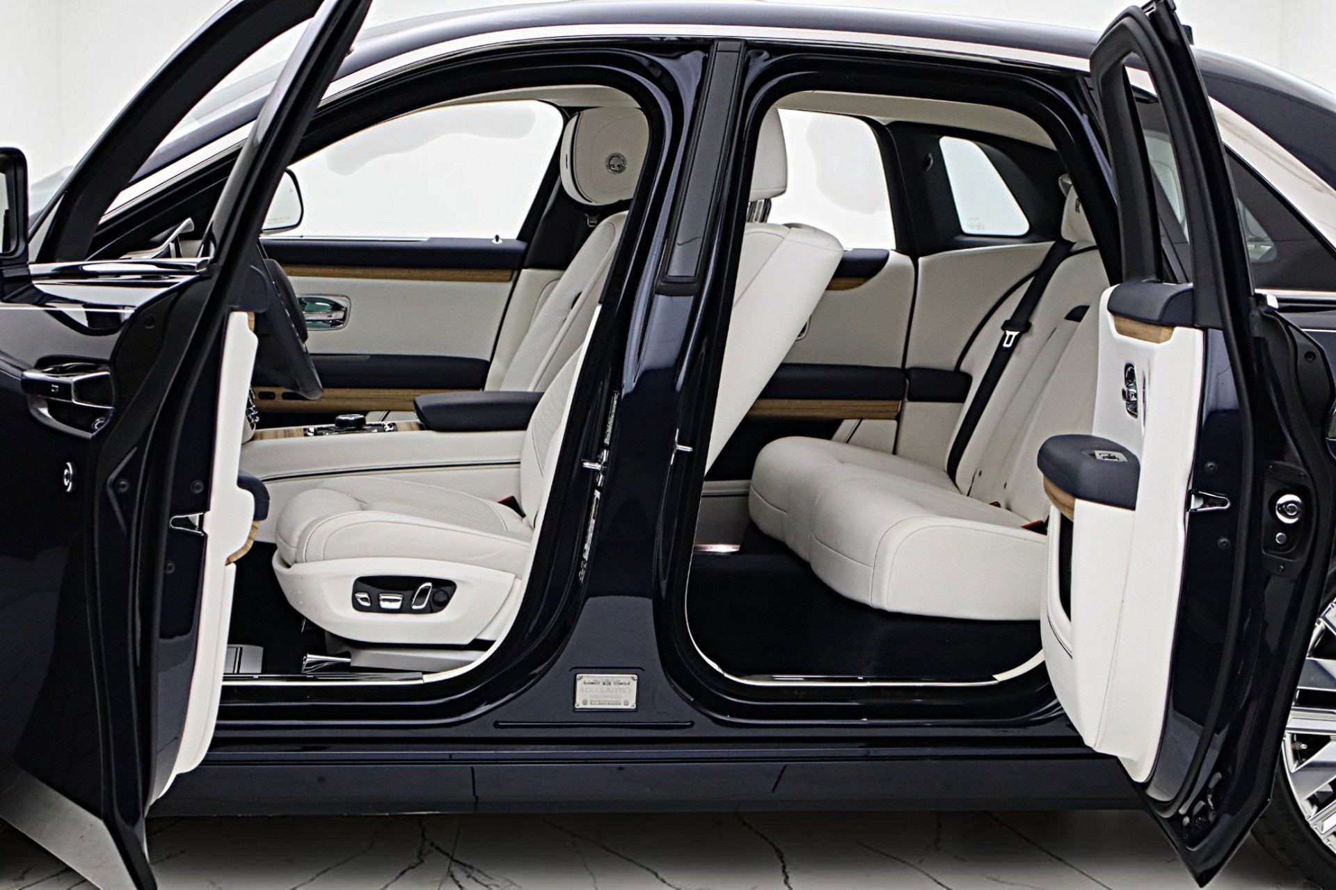 2025 Rolls-Royce Ghost /LEASE OPTIONS AVAILABLE