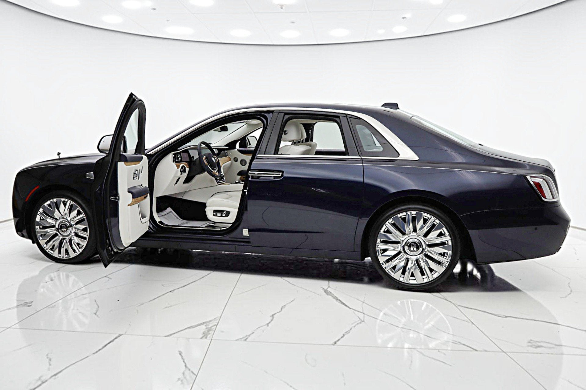 2025 Rolls-Royce Ghost /LEASE OPTIONS AVAILABLE
