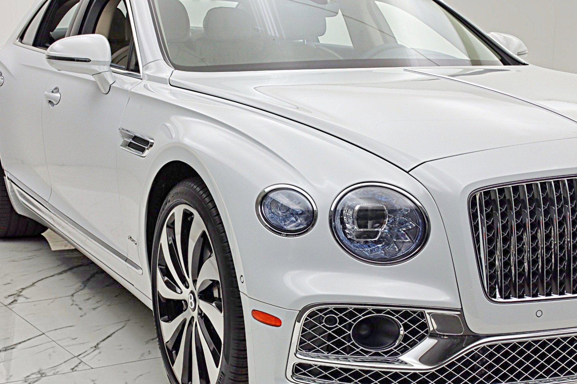 2023 Bentley Flying Spur Azure V8/LEASE OPTIONS AVAILABLE