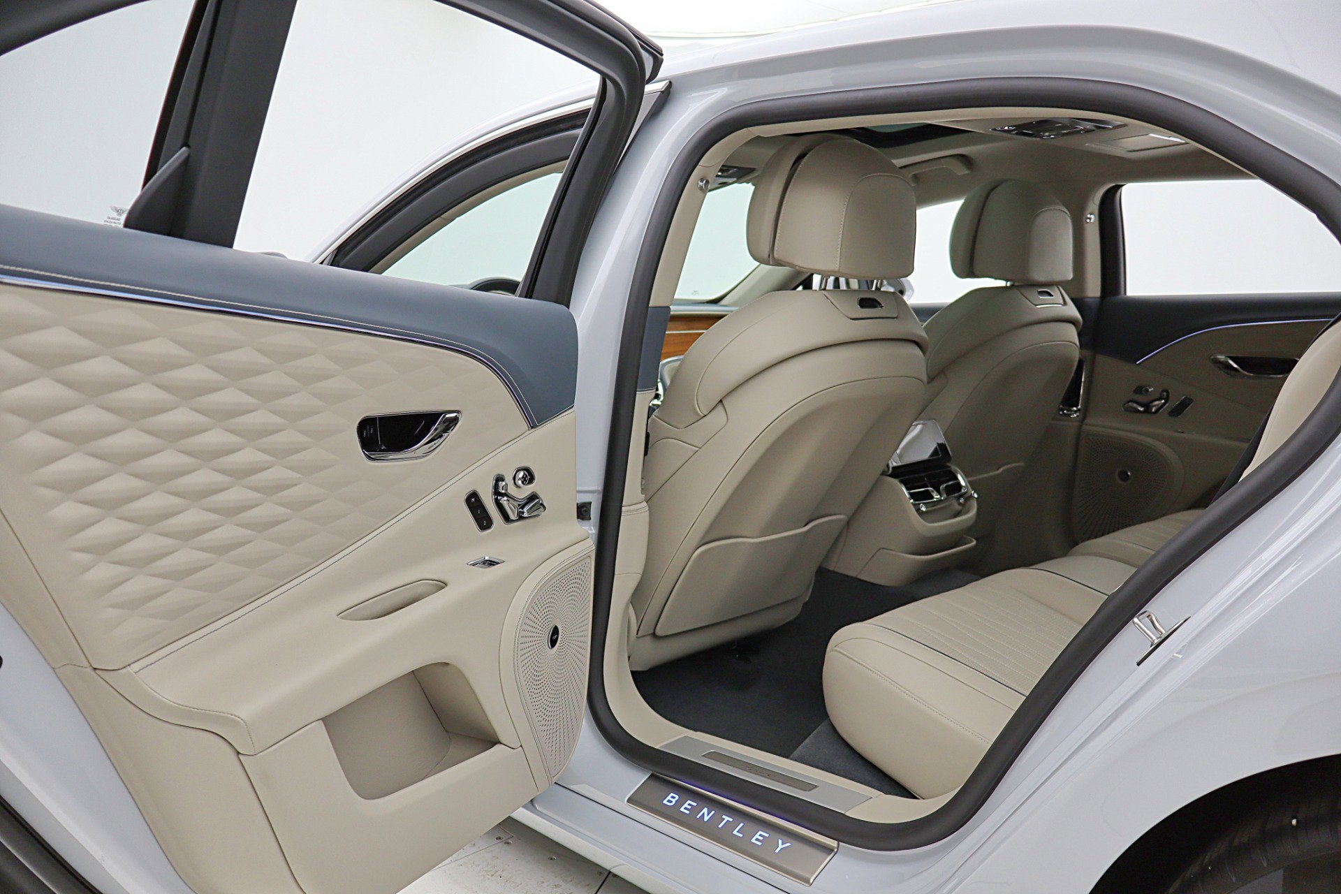 2023 Bentley Flying Spur Azure V8/LEASE OPTIONS AVAILABLE