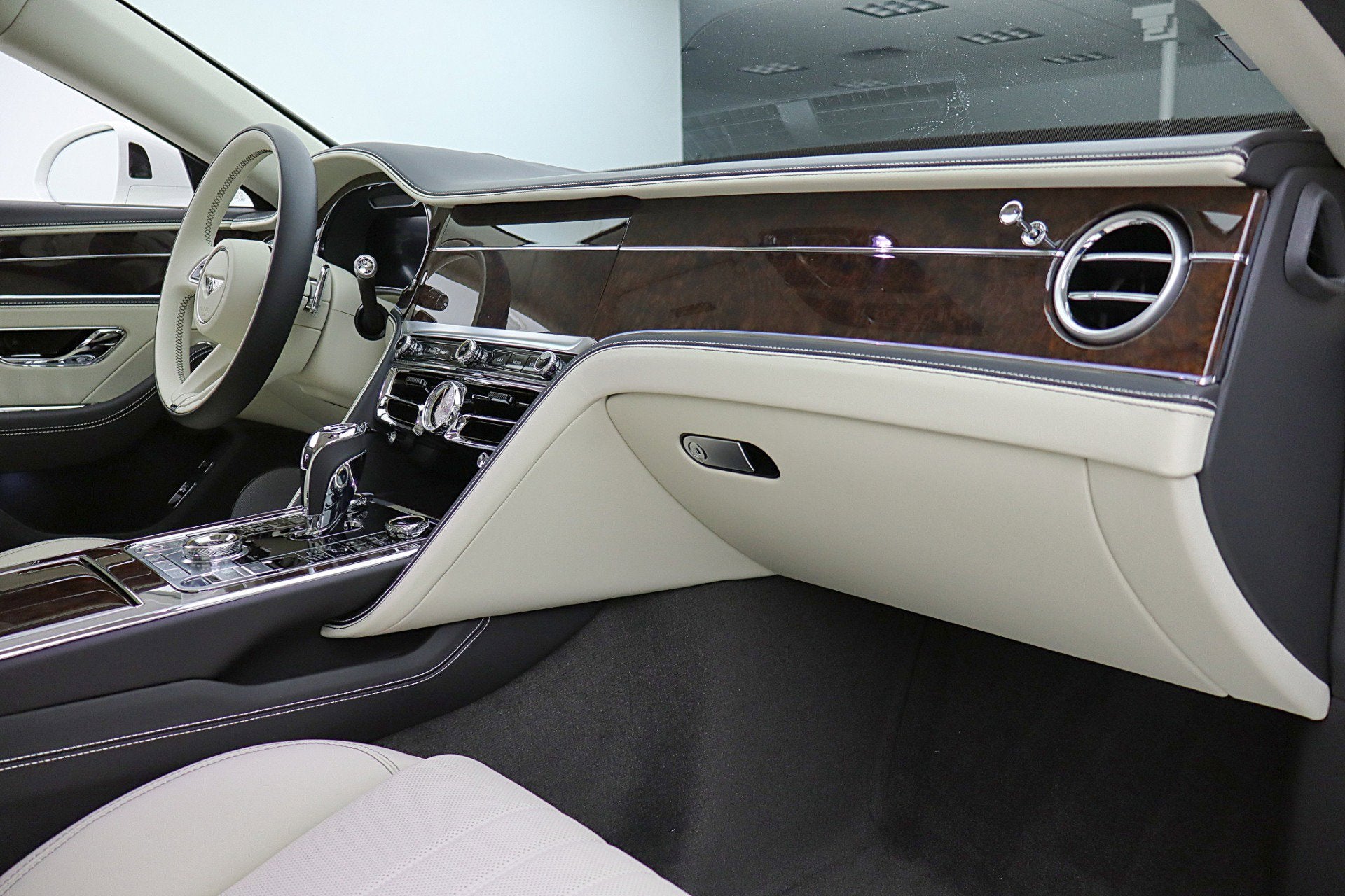 2024 Bentley Flying Spur V8 Edition 8/LEASE OPTIONS AVAILABLE