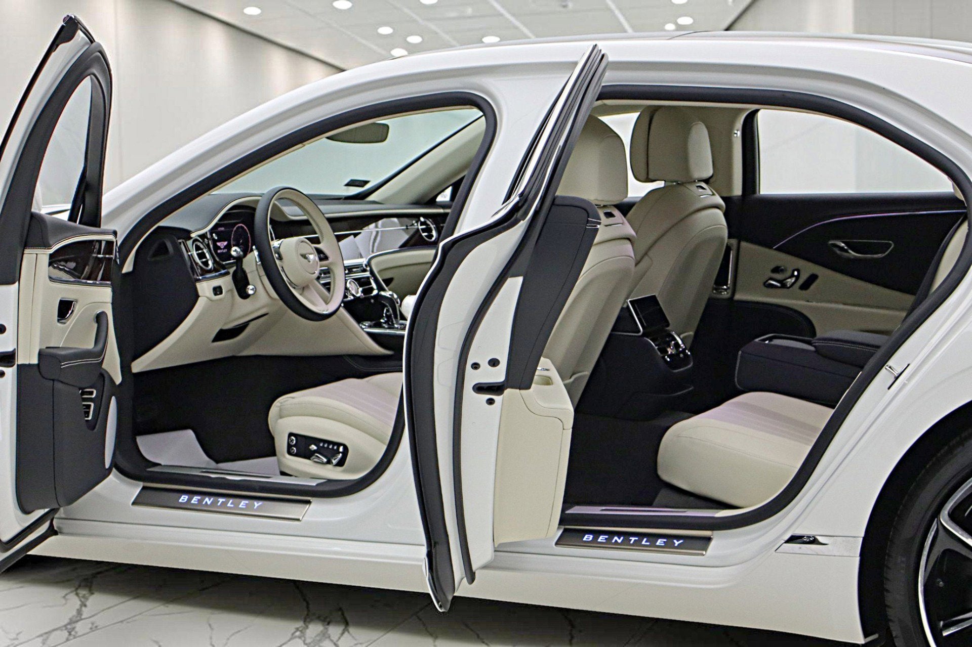 2024 Bentley Flying Spur V8 Edition 8/LEASE OPTIONS AVAILABLE