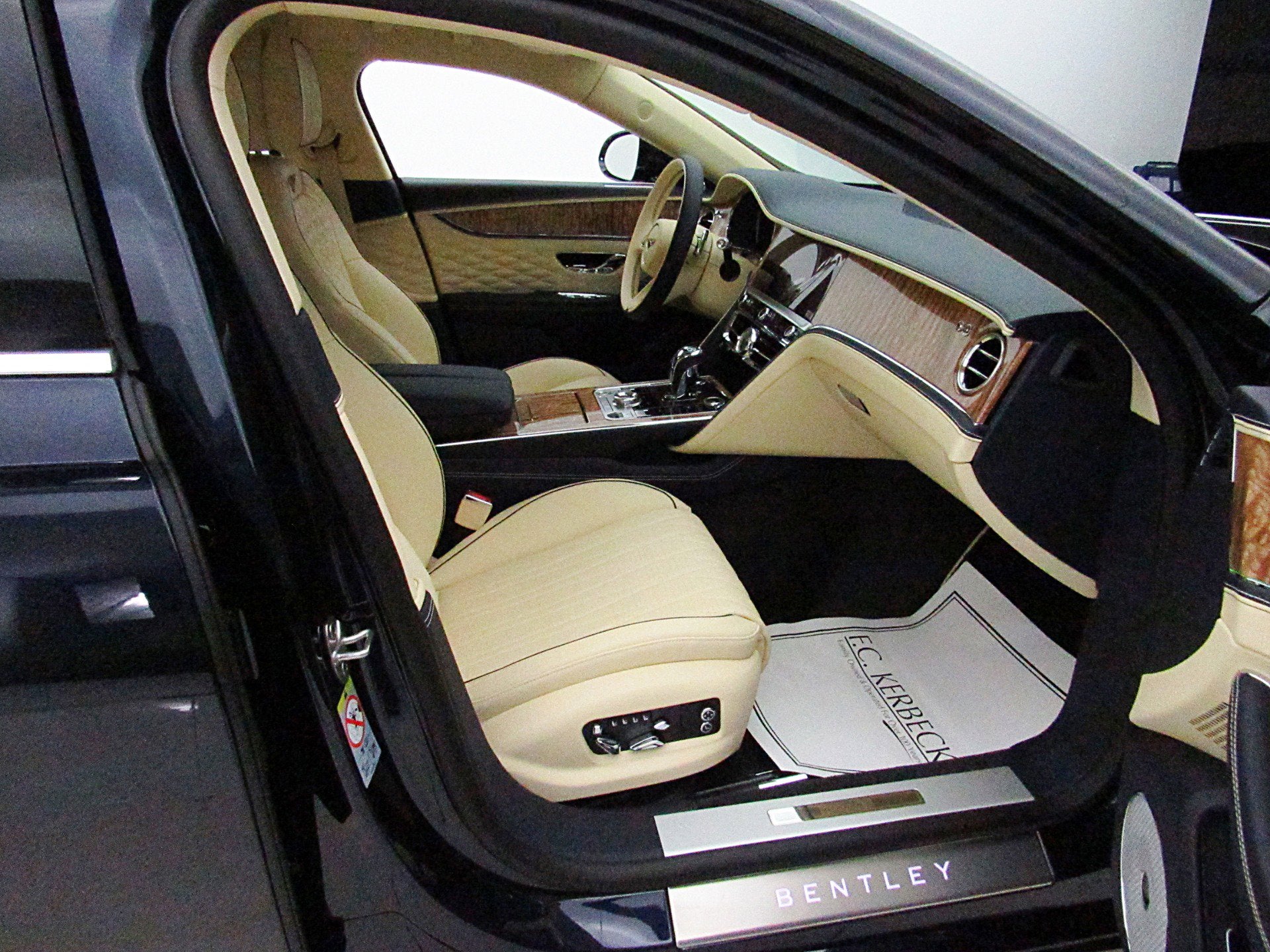 2022 Bentley Flying Spur V8/LEASE OPTIONS AVAILABLE