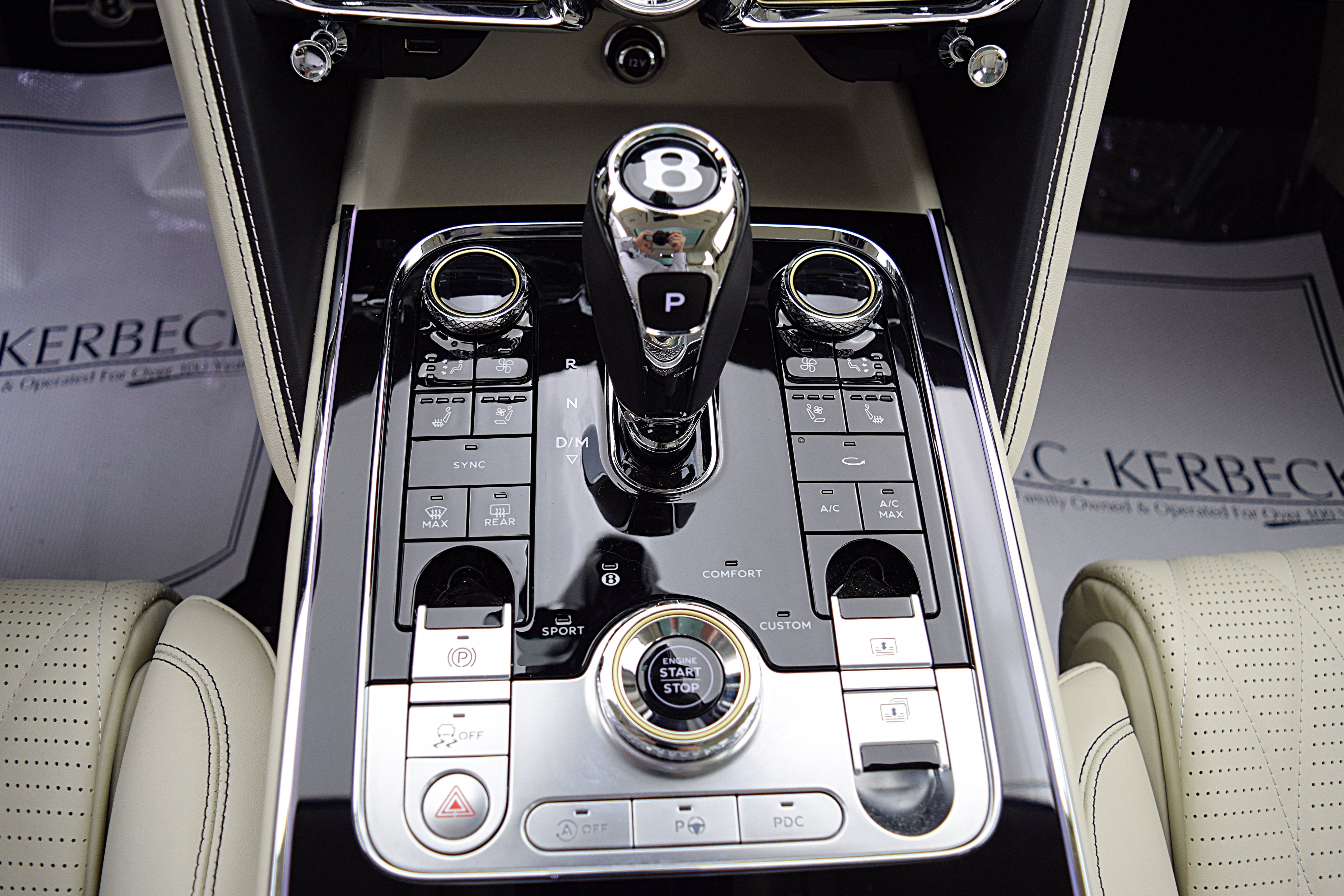 2022 Bentley Flying Spur V8