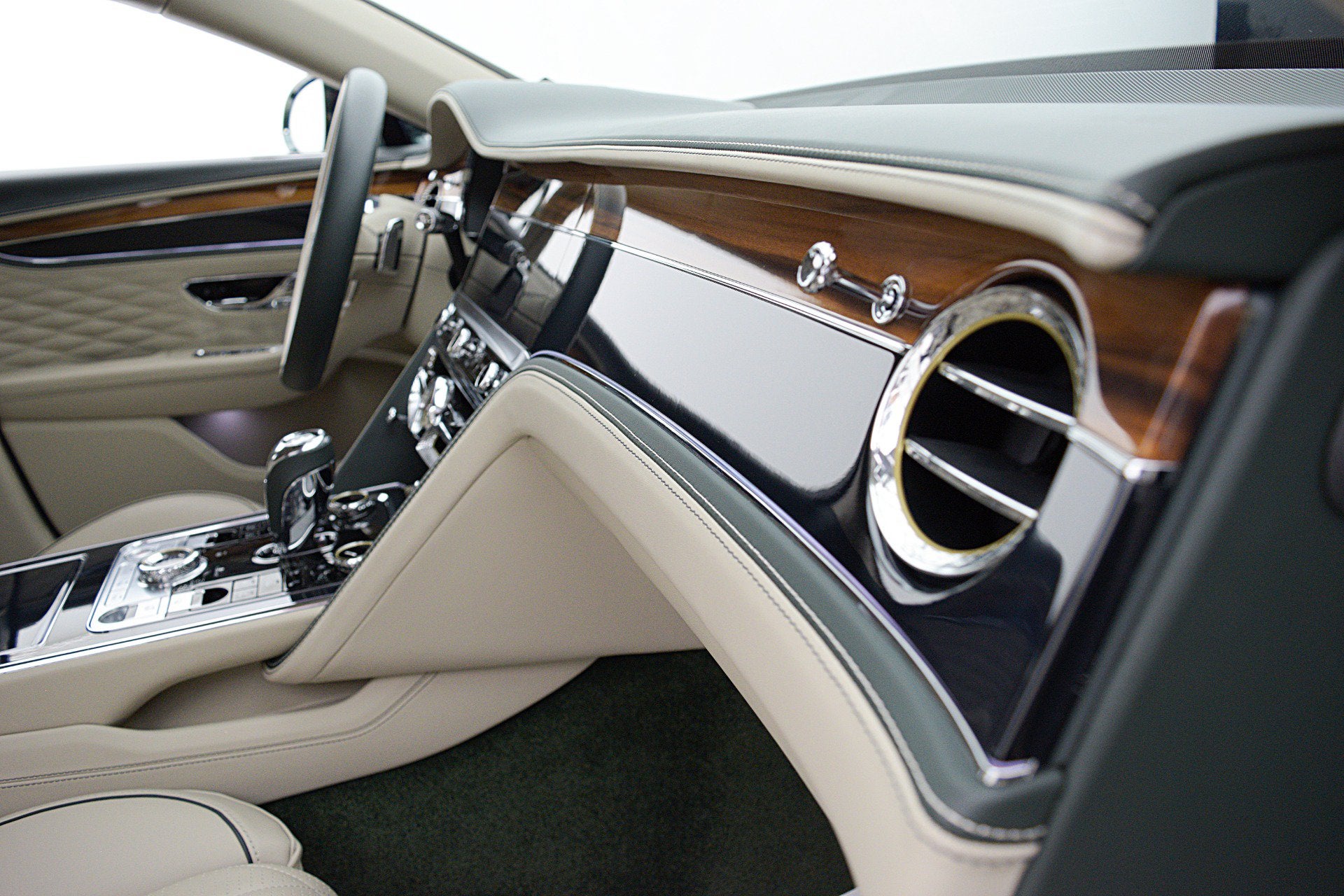 2022 Bentley Flying Spur V8