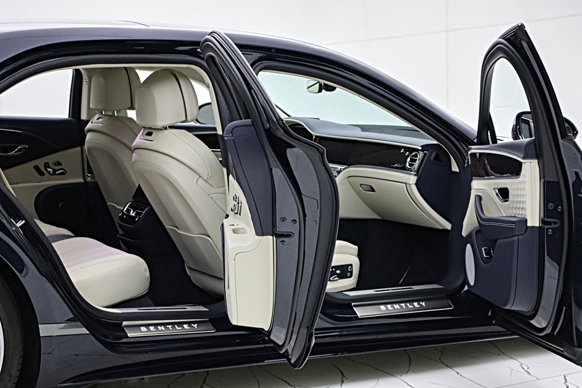 2025 Bentley Flying Spur Speed V8 Hybrid/LEASE OPTIONS AVAILABLE