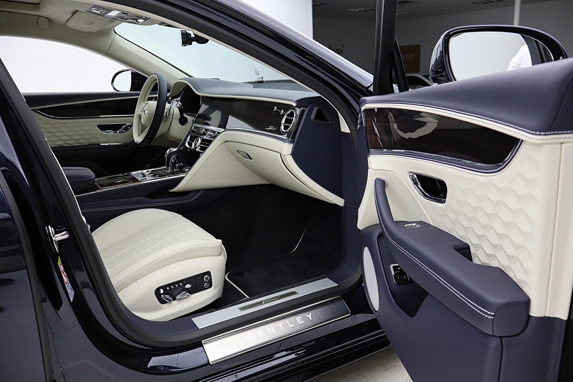 2025 Bentley Flying Spur Speed V8 Hybrid/LEASE OPTIONS AVAILABLE