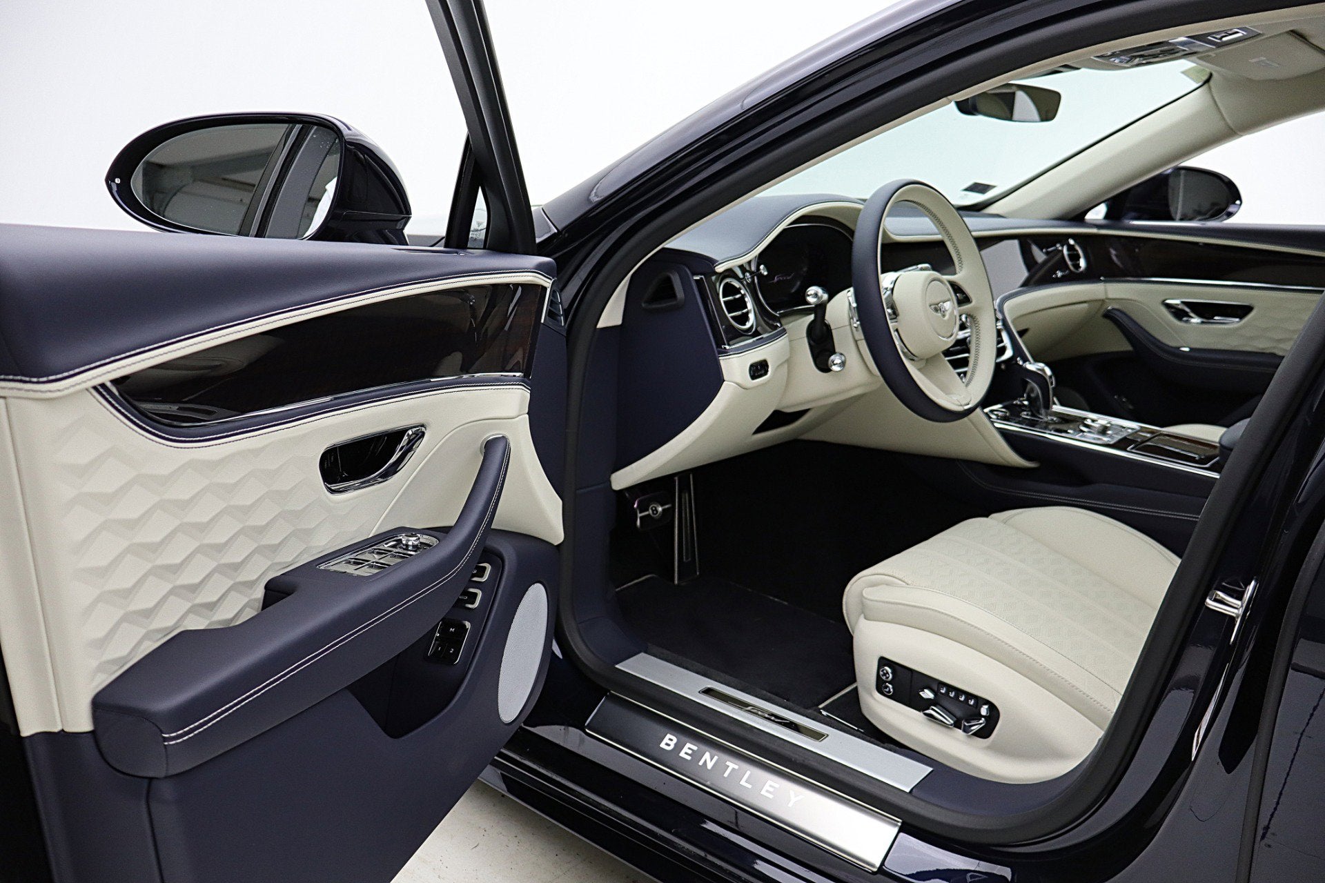 2025 Bentley Flying Spur Speed V8 Hybrid/LEASE OPTIONS AVAILABLE