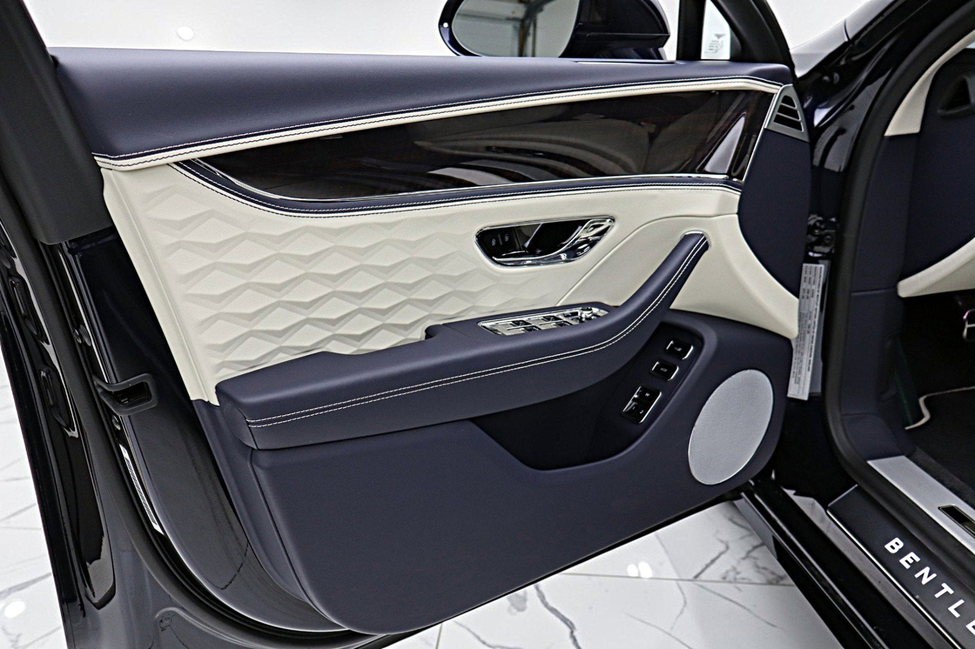 2025 Bentley Flying Spur Speed V8 Hybrid/LEASE OPTIONS AVAILABLE