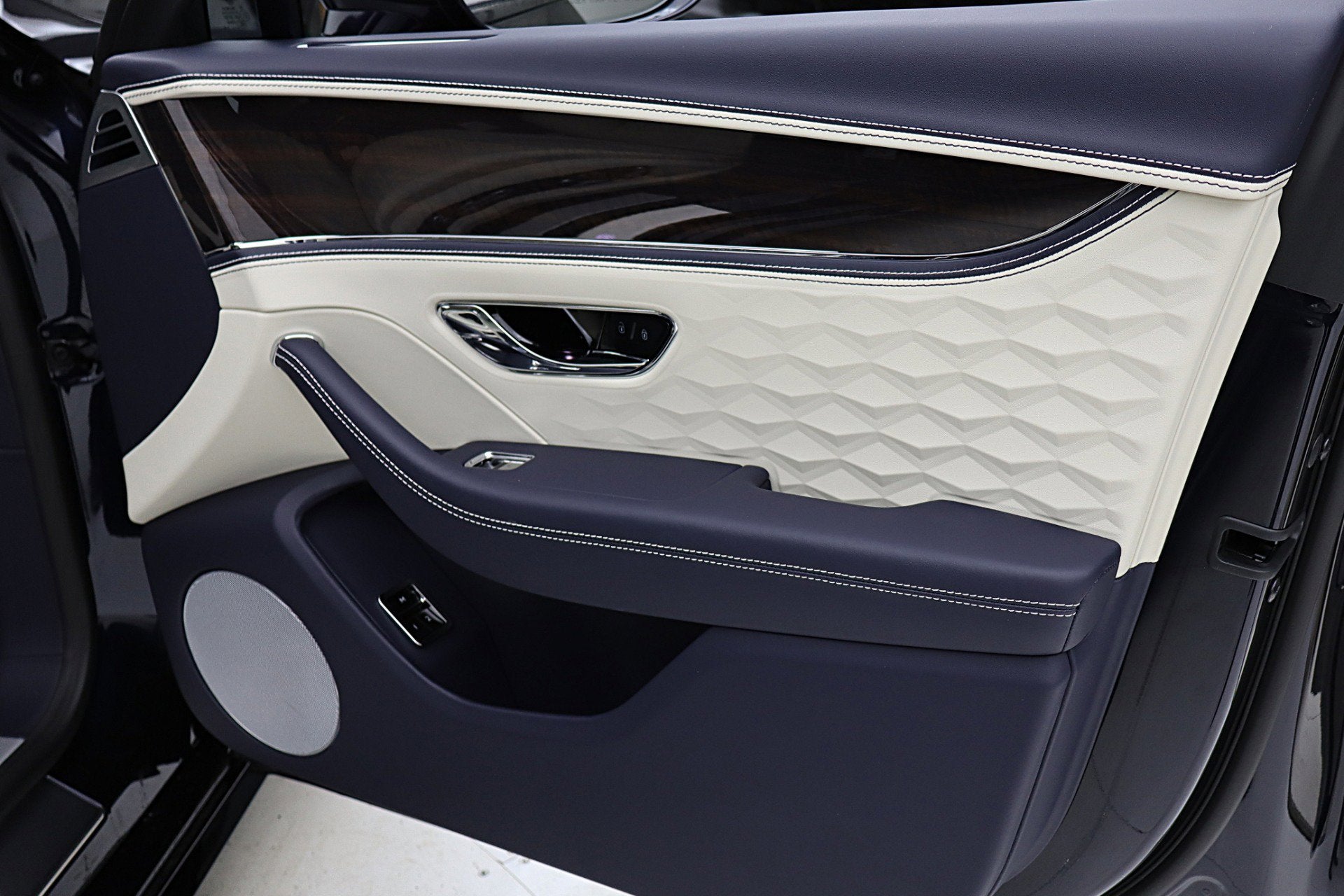 2025 Bentley Flying Spur Speed V8 Hybrid/LEASE OPTIONS AVAILABLE