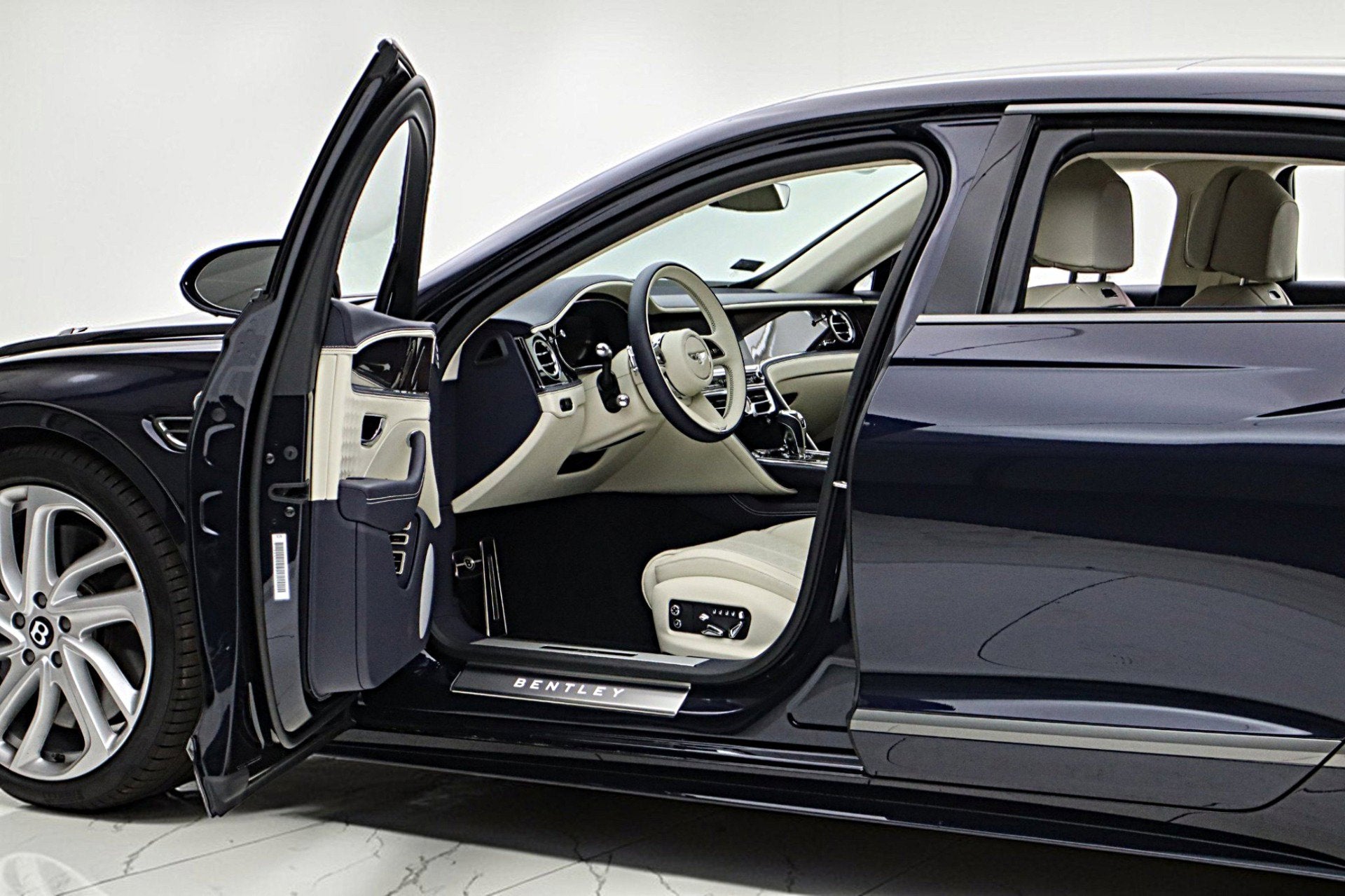 2025 Bentley Flying Spur Speed V8 Hybrid/LEASE OPTIONS AVAILABLE