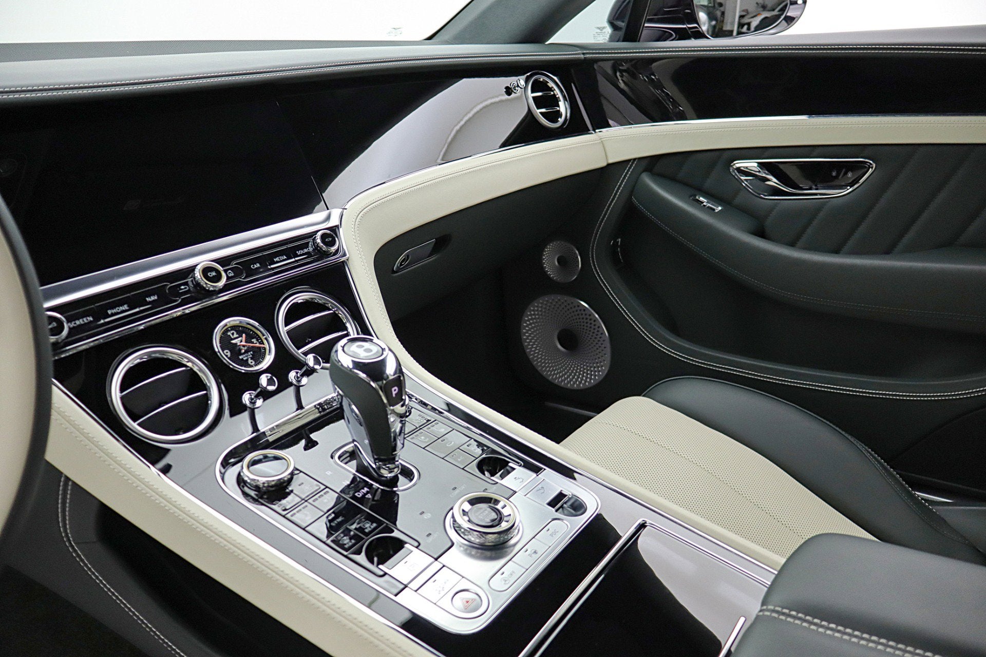 2024 Bentley Continental GT V8/LEASE OPTION AVAILABLE