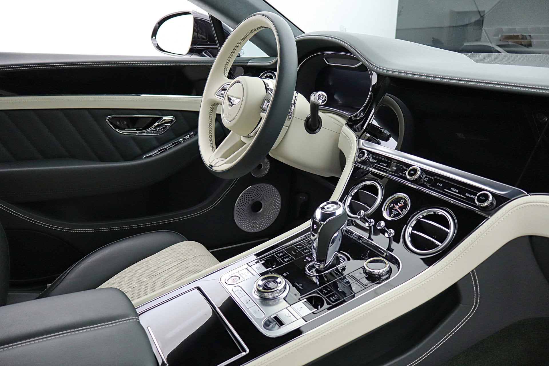 2024 Bentley Continental GT V8/LEASE OPTION AVAILABLE