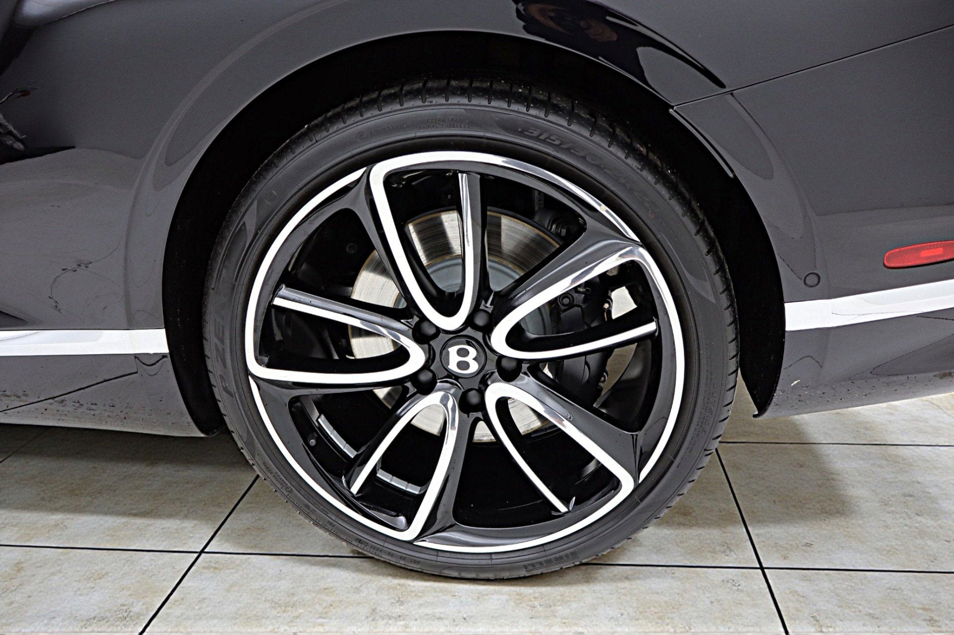 2024 Bentley Continental GT V8/LEASE OPTION AVAILABLE