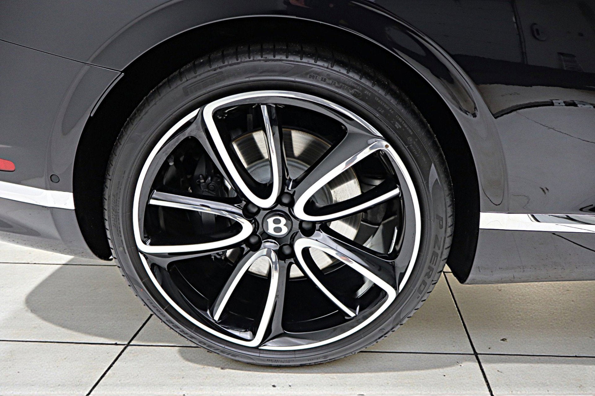 2024 Bentley Continental GT V8/LEASE OPTION AVAILABLE