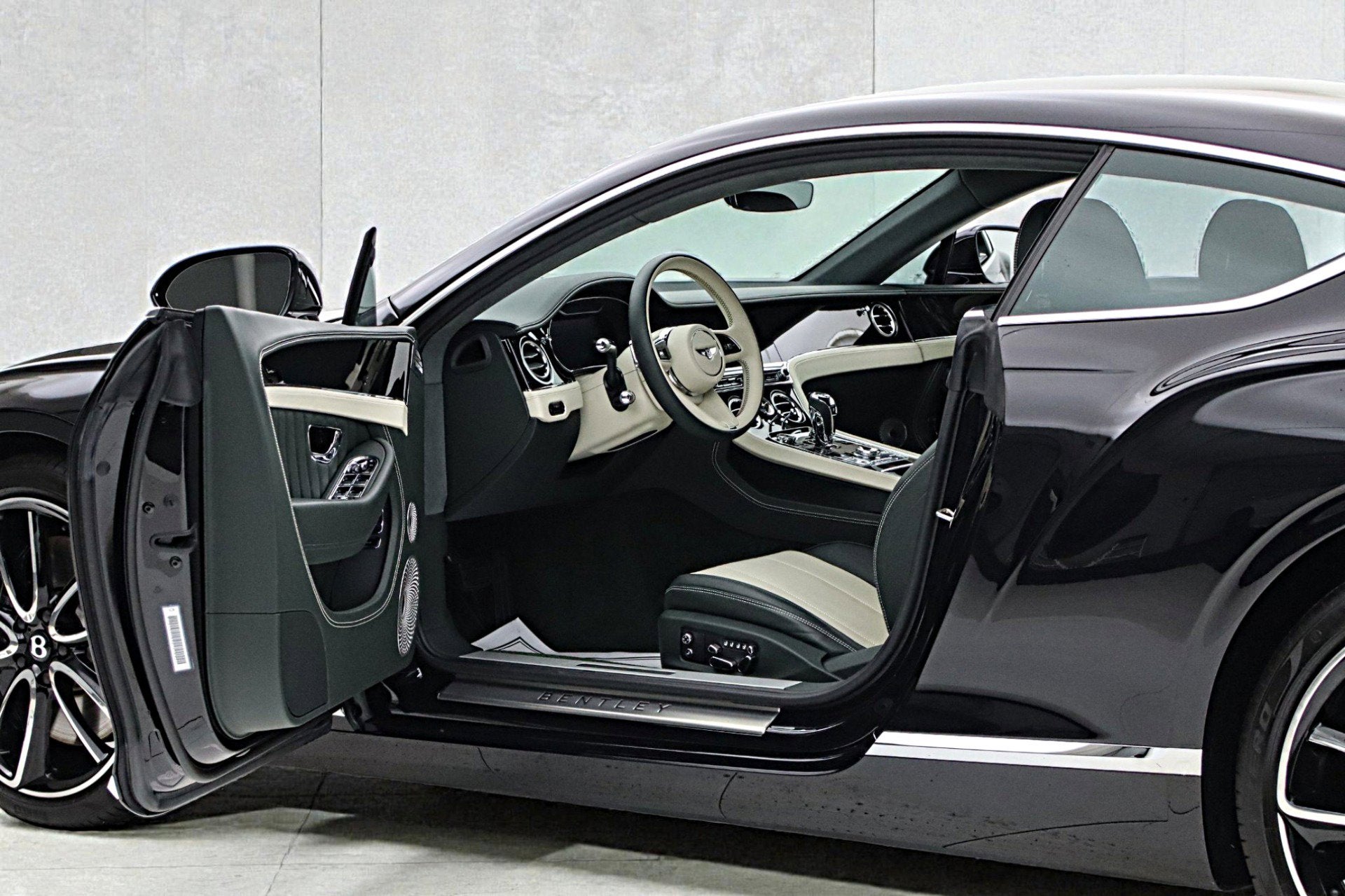 2024 Bentley Continental GT V8/LEASE OPTION AVAILABLE