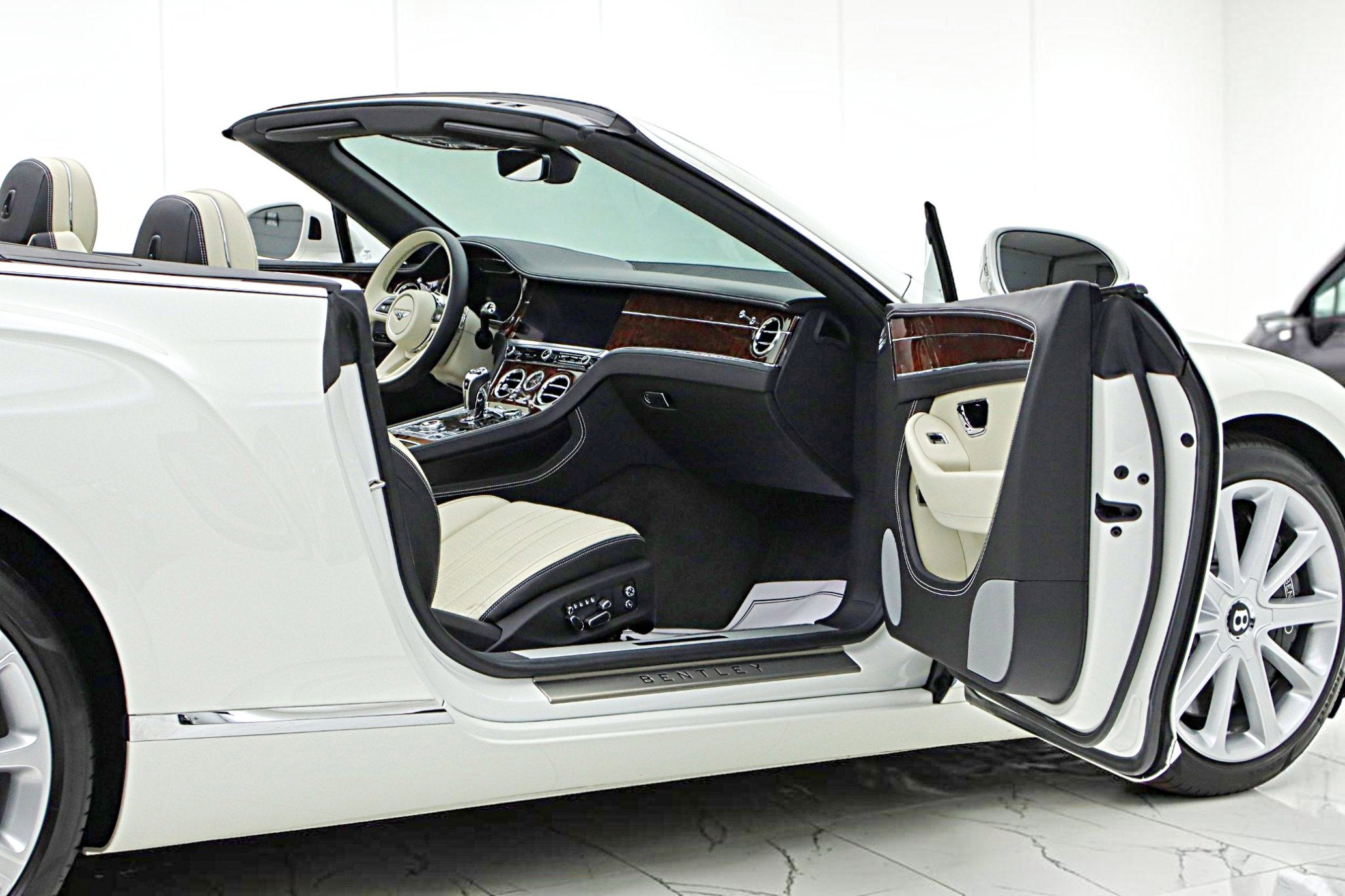 2021 Bentley Continental GTC V8