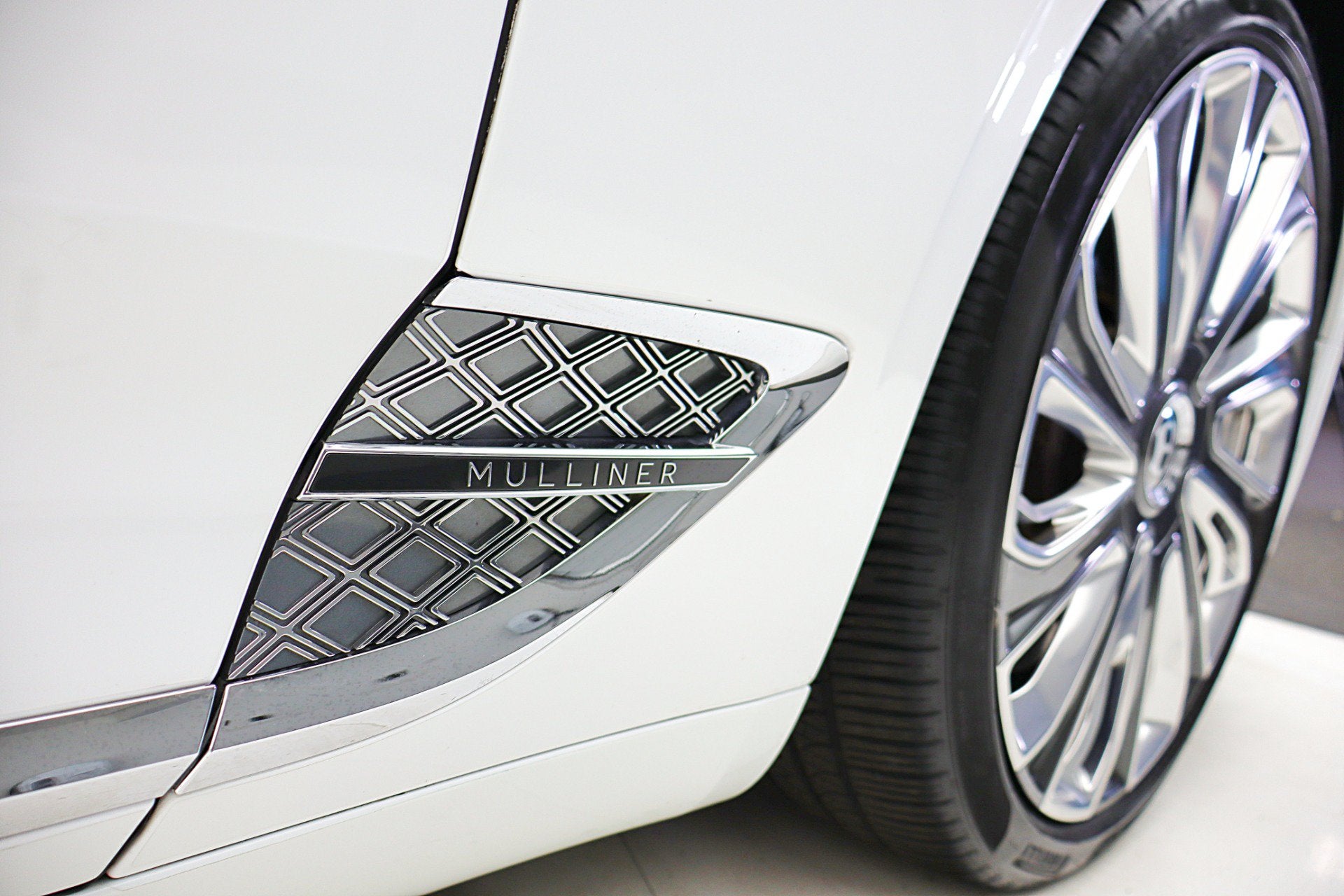 2022 Bentley Continental GTC Mulliner V8