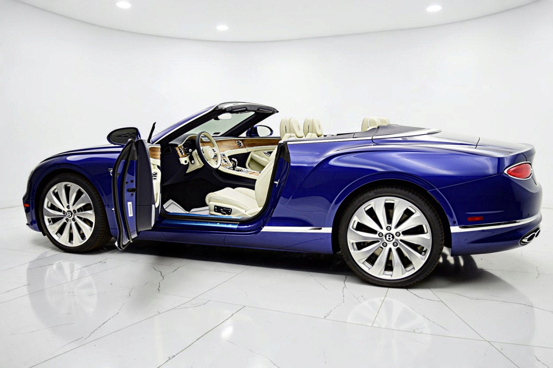 2024 Bentley Continental GTC Edition 8/LEASE OPTIONS AVAILABLE