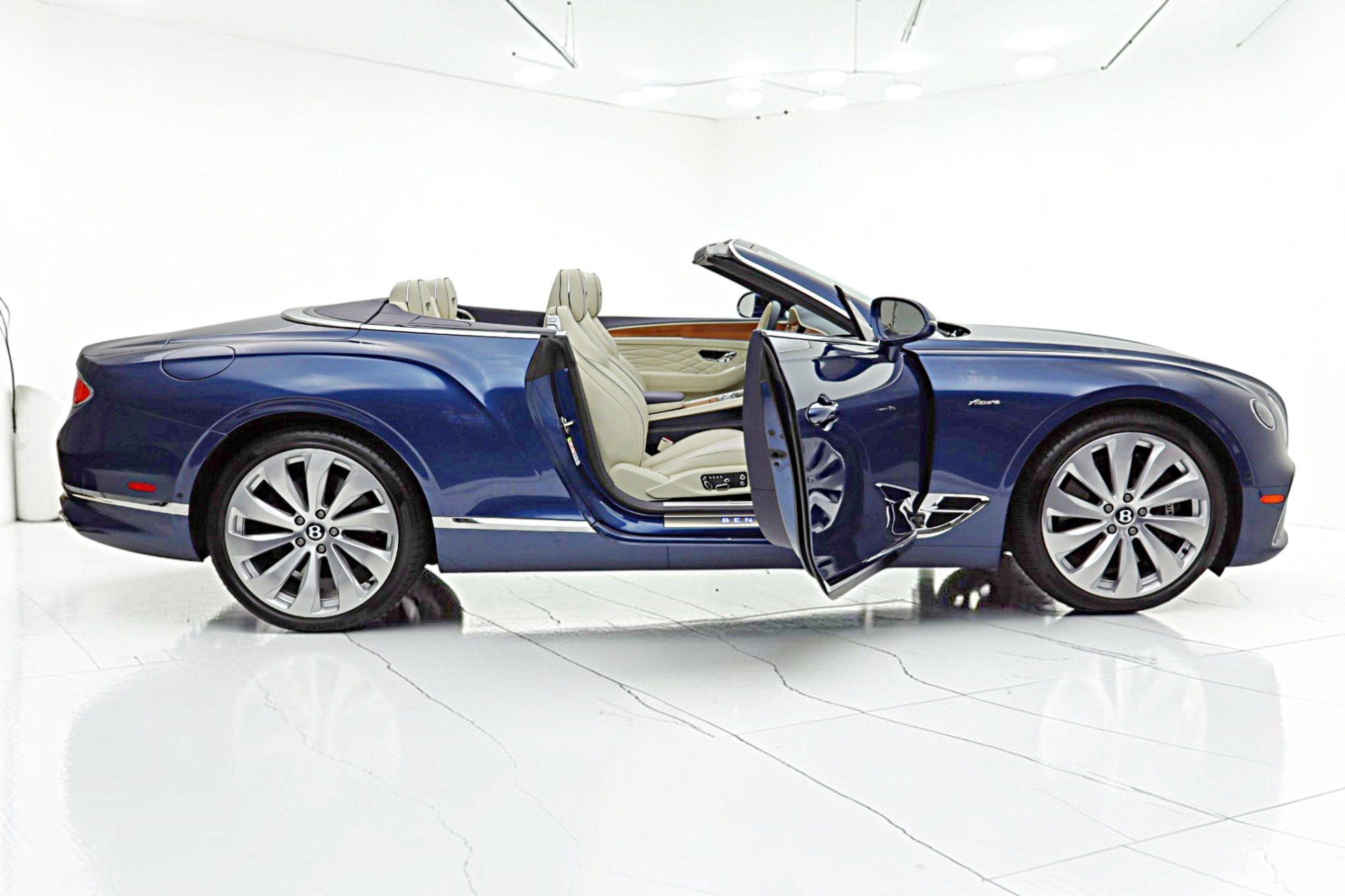 2024 Bentley Continental GTC Azure V8/LEASE OPTIONS AVAILABLE