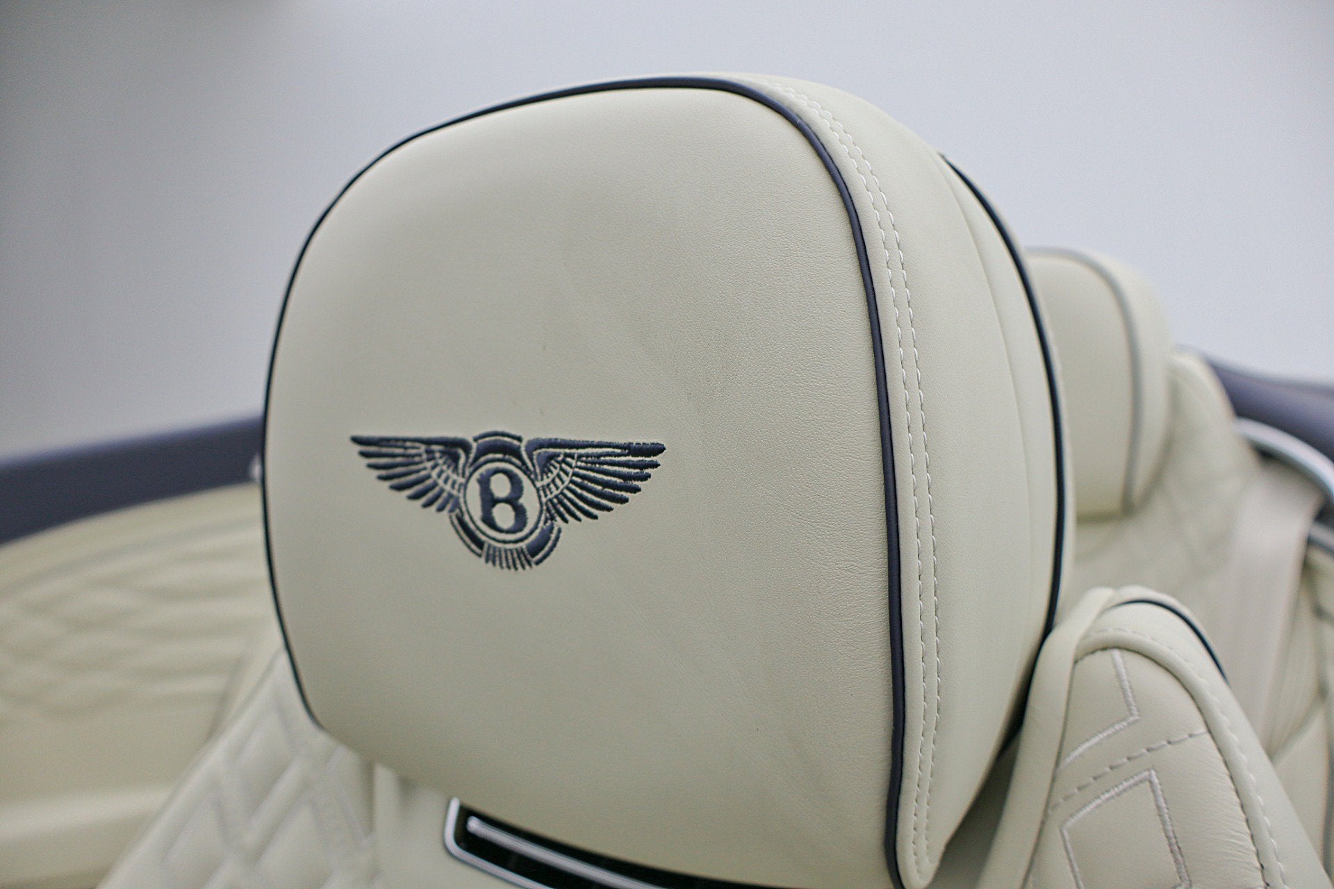 2024 Bentley Continental GTC Azure V8/LEASE OPTIONS AVAILABLE