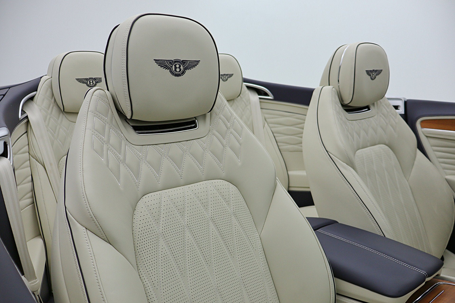 2024 Bentley Continental GTC Azure V8/LEASE OPTIONS AVAILABLE