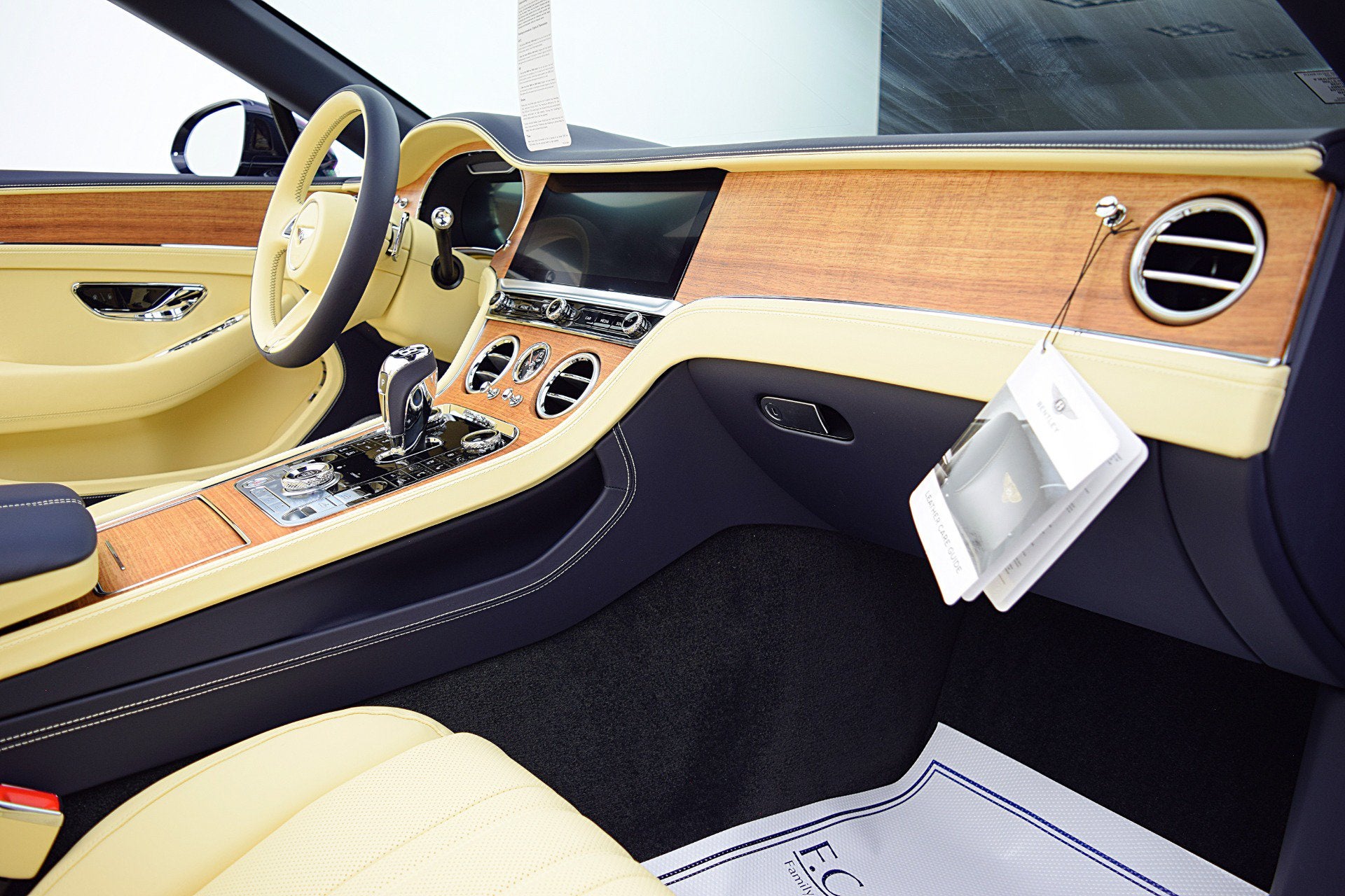 2024 Bentley Continental GTC V8/LEASE OPTIONS AVAILABLE