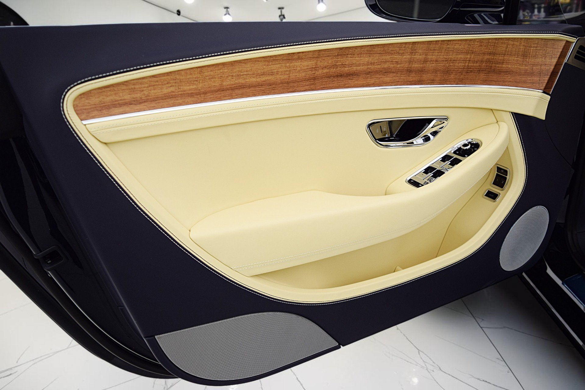 2024 Bentley Continental GTC V8/LEASE OPTIONS AVAILABLE