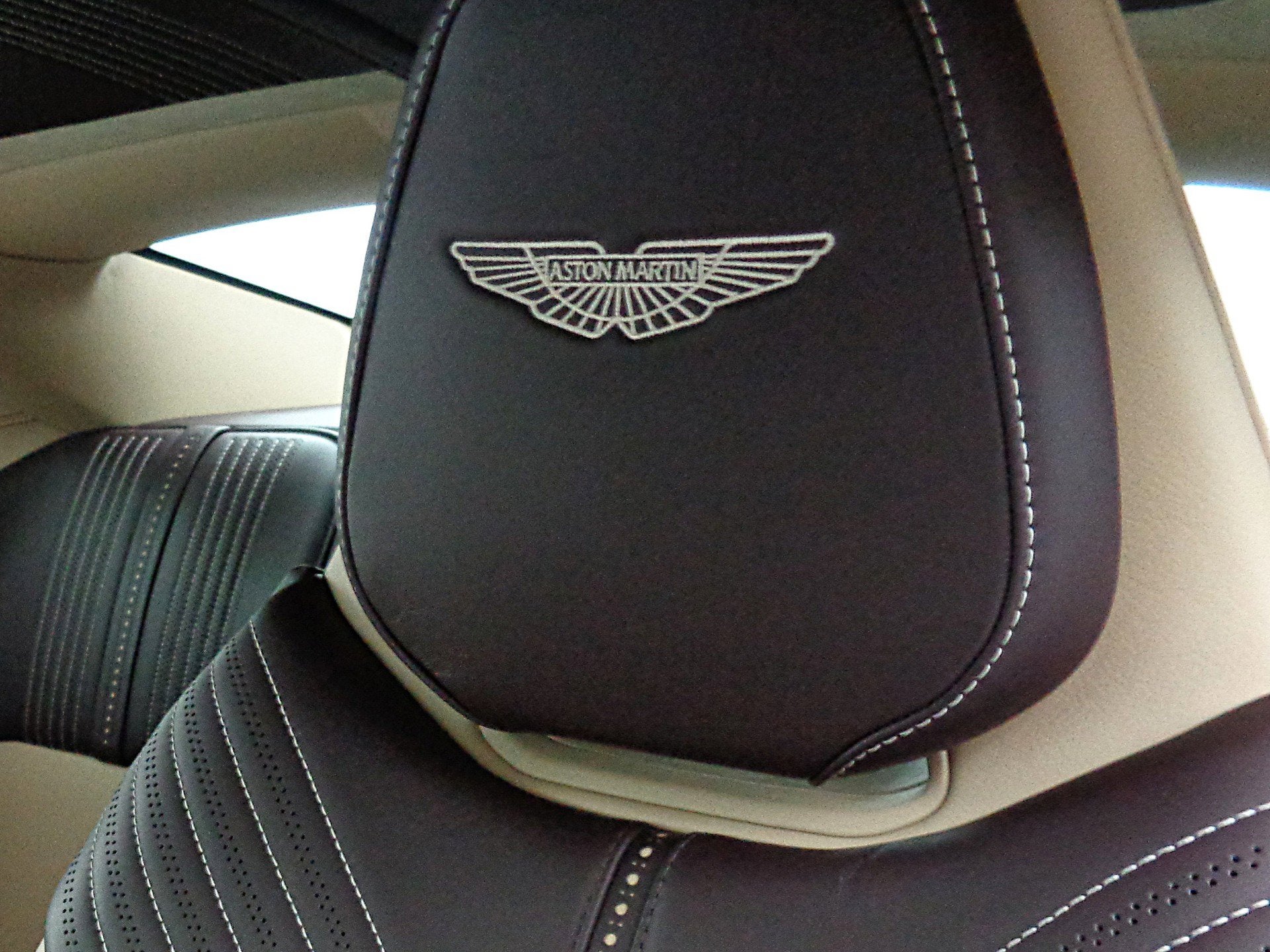 2018 Aston Martin DB11 V12