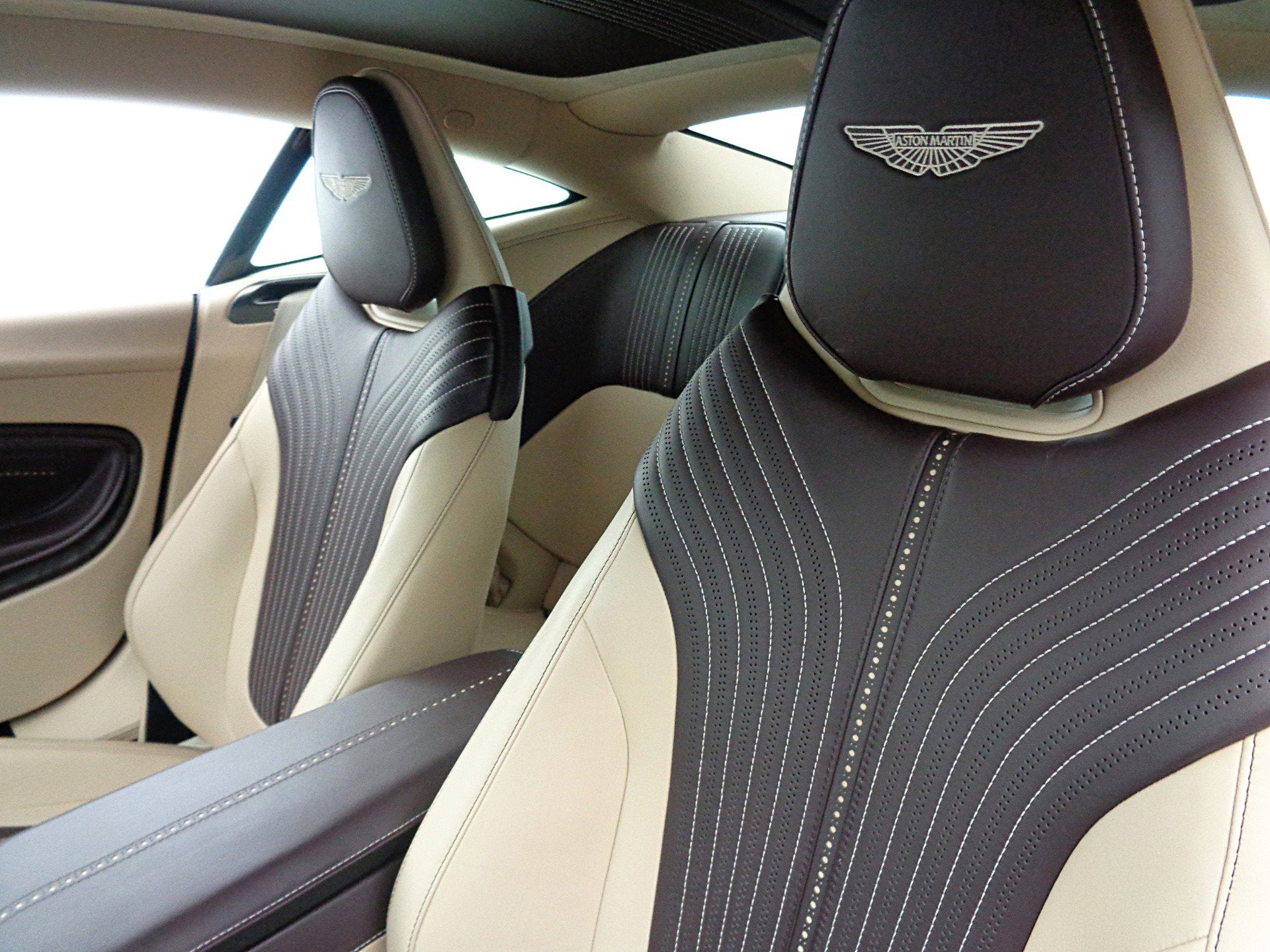 2018 Aston Martin DB11 V12