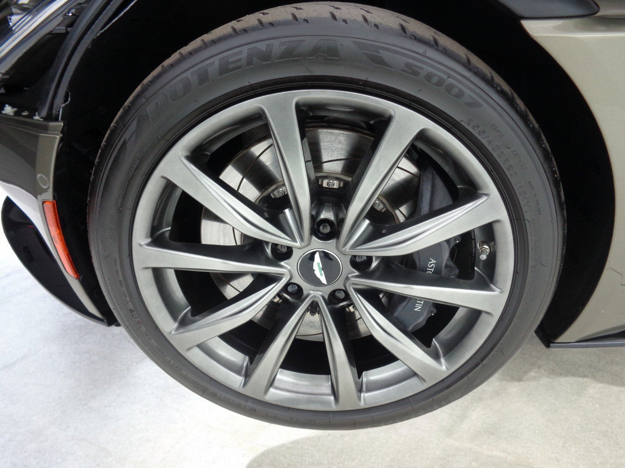 2018 Aston Martin DB11 V12