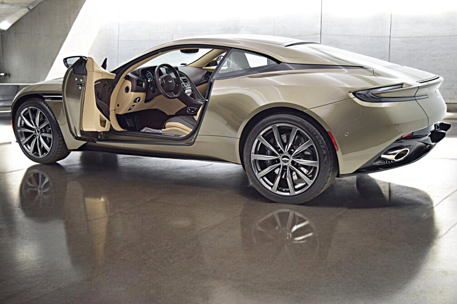 2018 Aston Martin DB11 V12