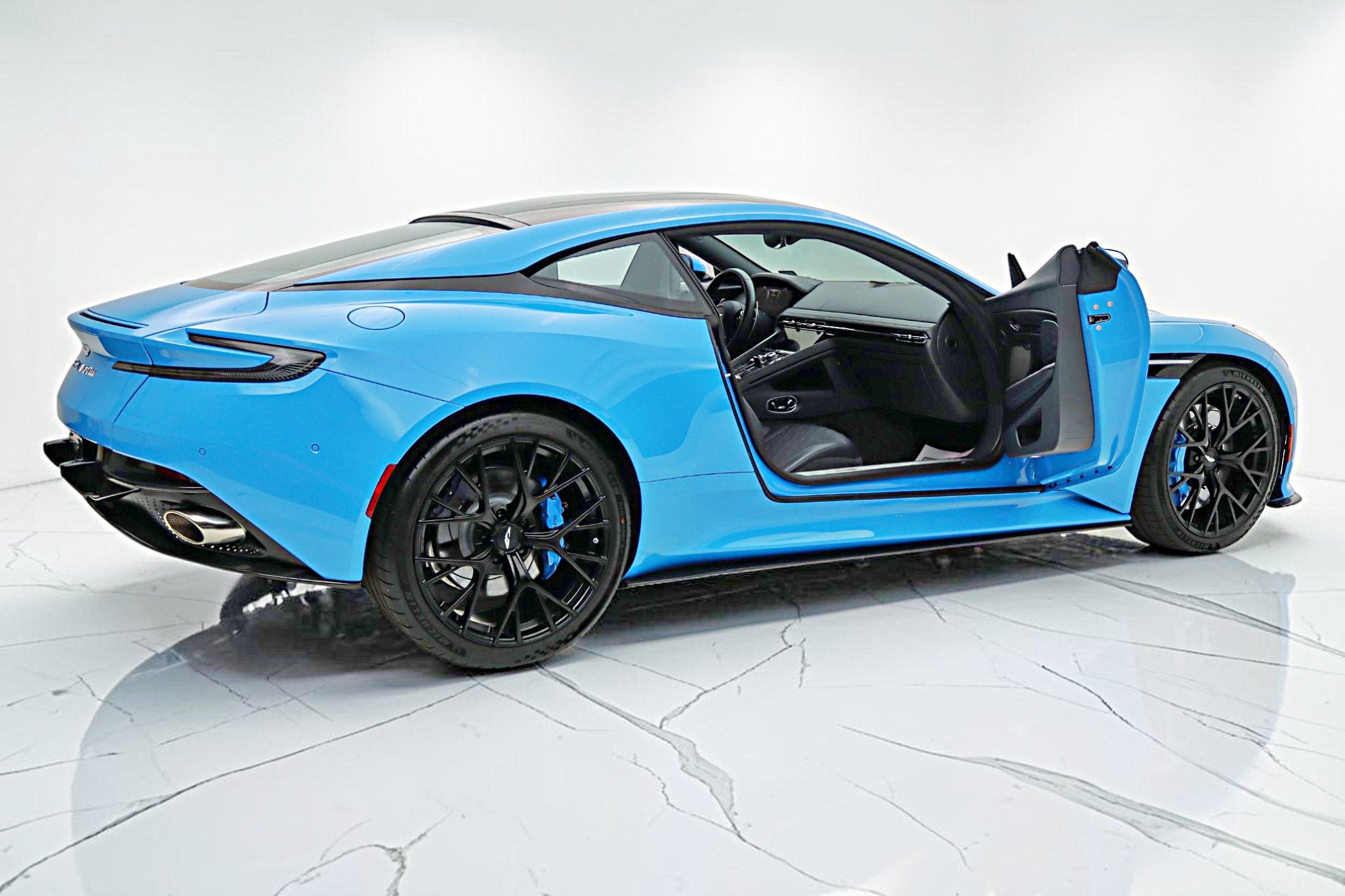 2024 Aston Martin DB12 Coupe/LEASE OPTIONS AVAILABLE