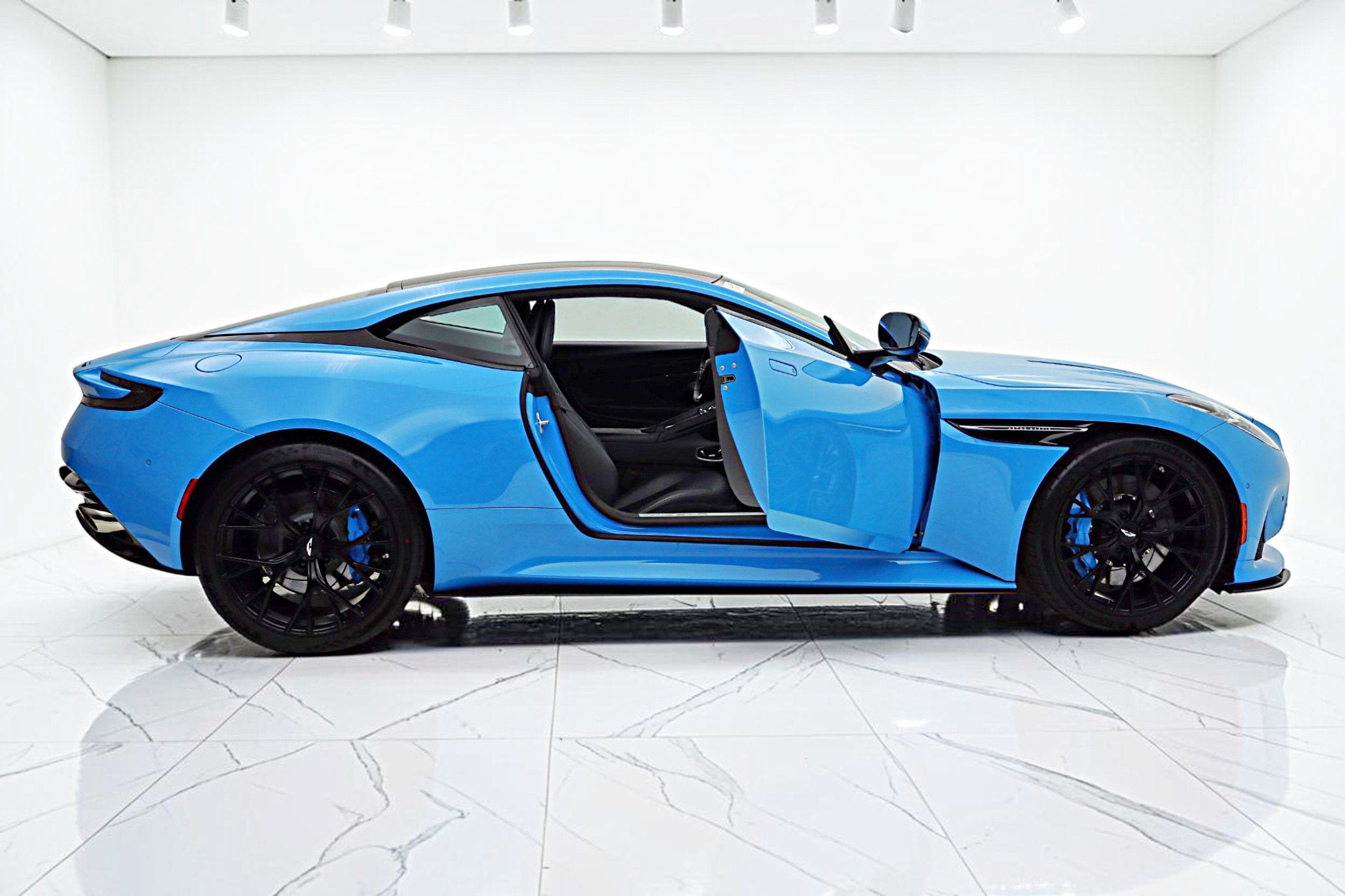 2024 Aston Martin DB12 Coupe/LEASE OPTIONS AVAILABLE