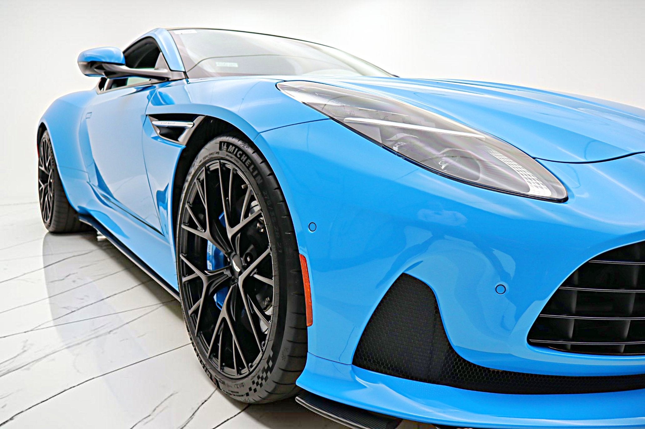 2024 Aston Martin DB12 Coupe/LEASE OPTIONS AVAILABLE