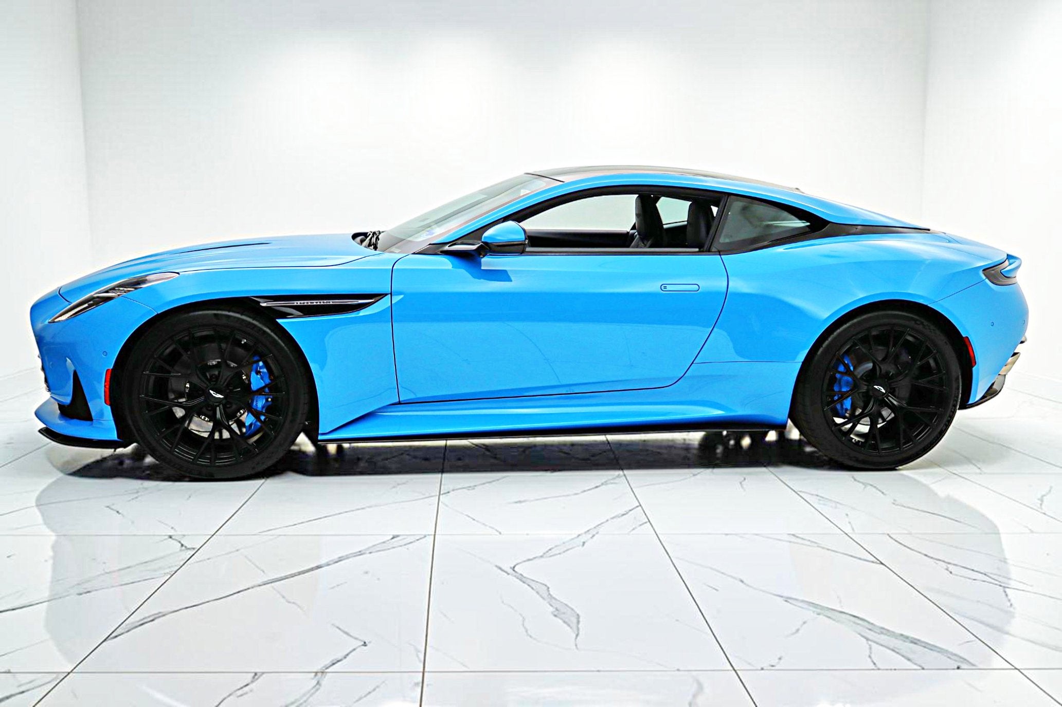 2024 Aston Martin DB12 Coupe/LEASE OPTIONS AVAILABLE