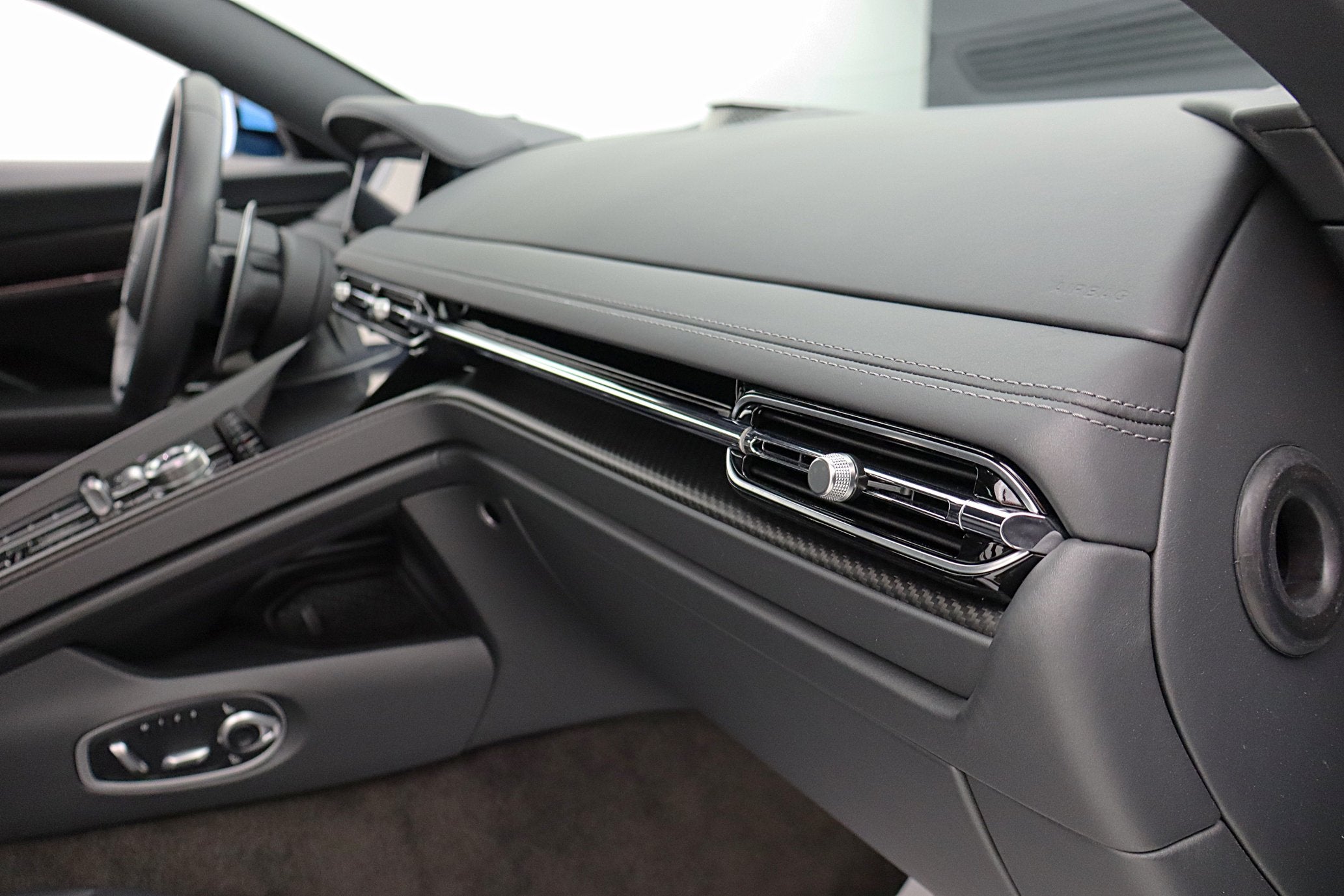2024 Aston Martin DB12 Coupe/LEASE OPTIONS AVAILABLE