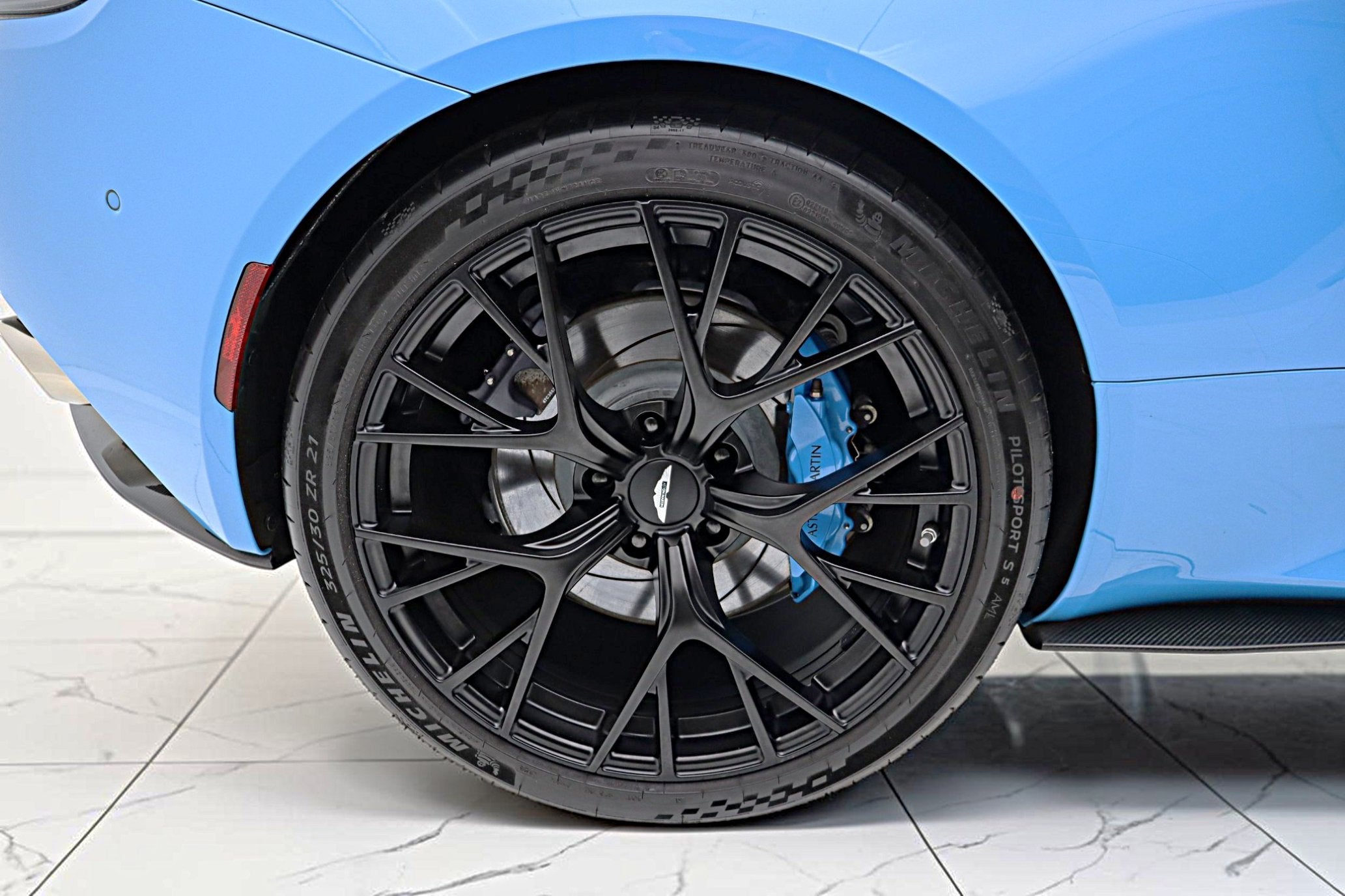 2024 Aston Martin DB12 Coupe/LEASE OPTIONS AVAILABLE