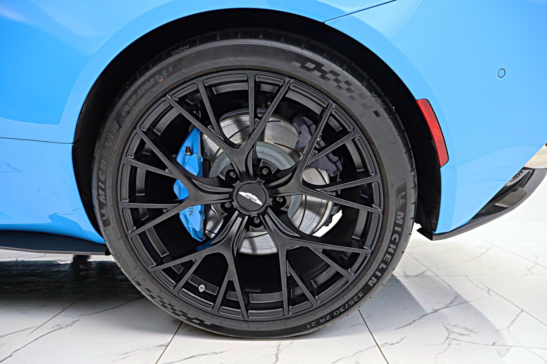 2024 Aston Martin DB12 Coupe/LEASE OPTIONS AVAILABLE