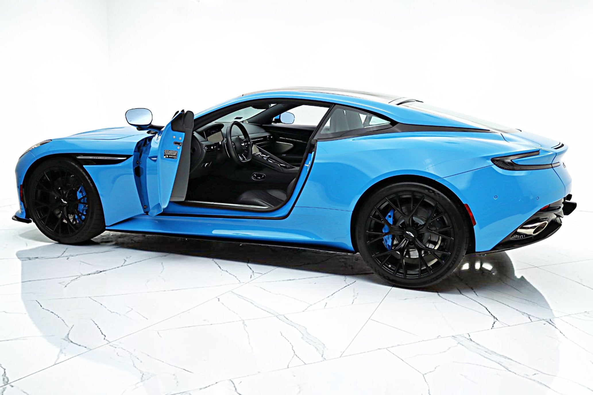 2024 Aston Martin DB12 Coupe/LEASE OPTIONS AVAILABLE