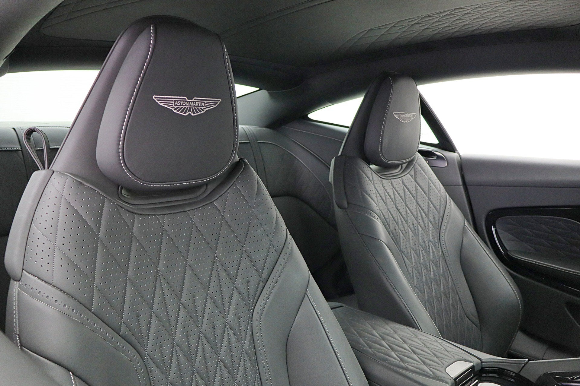 2024 Aston Martin DB12 Coupe/LEASE OPTIONS AVAILABLE
