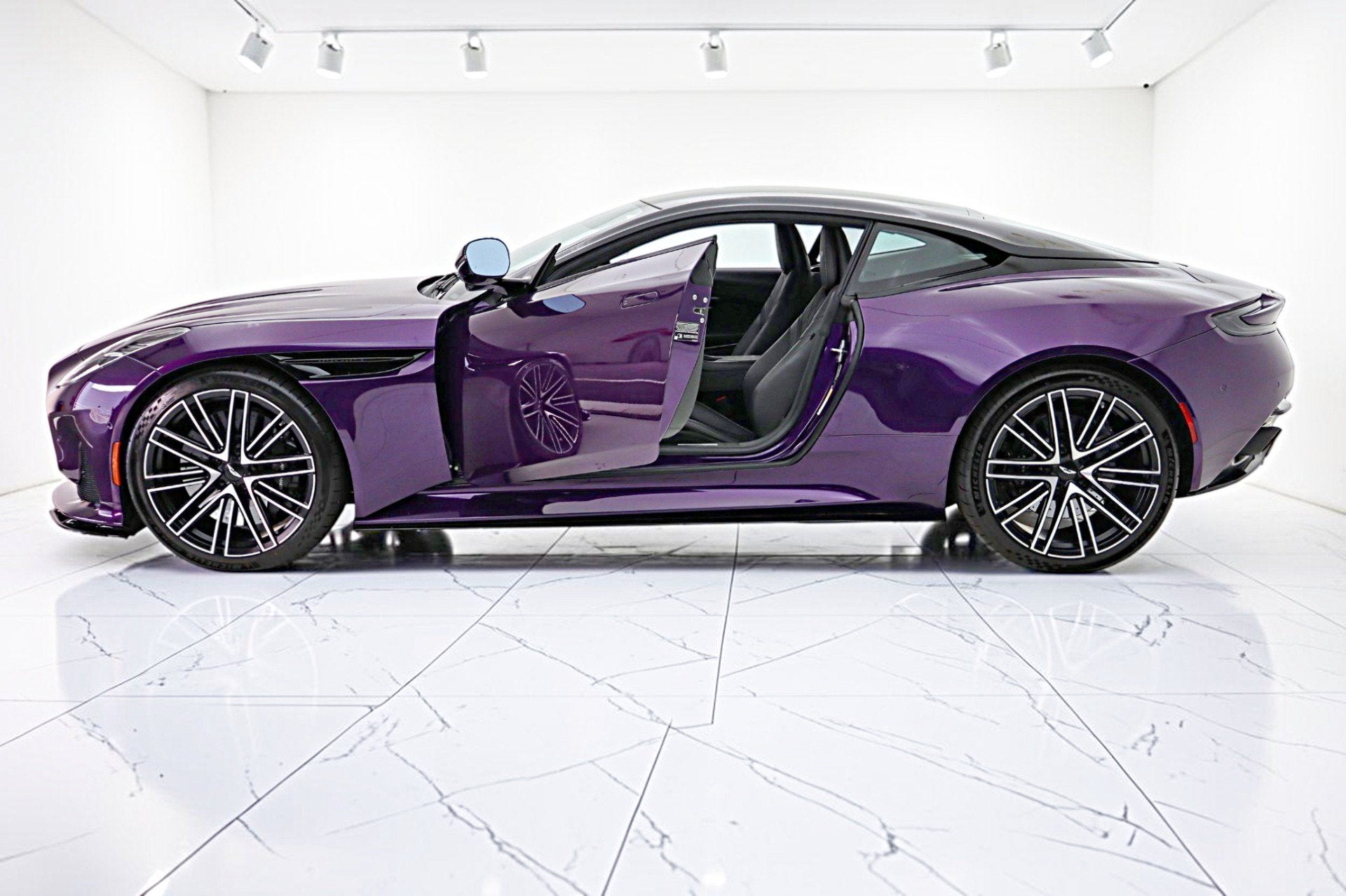 2024 Aston Martin DB12 Coupe/LEASE OPTIONS AVAILABLE