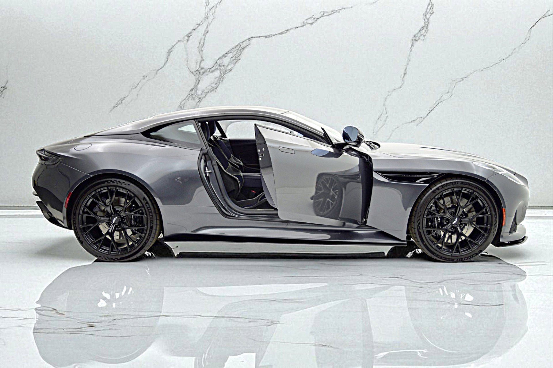 2024 Aston Martin DB12 NA