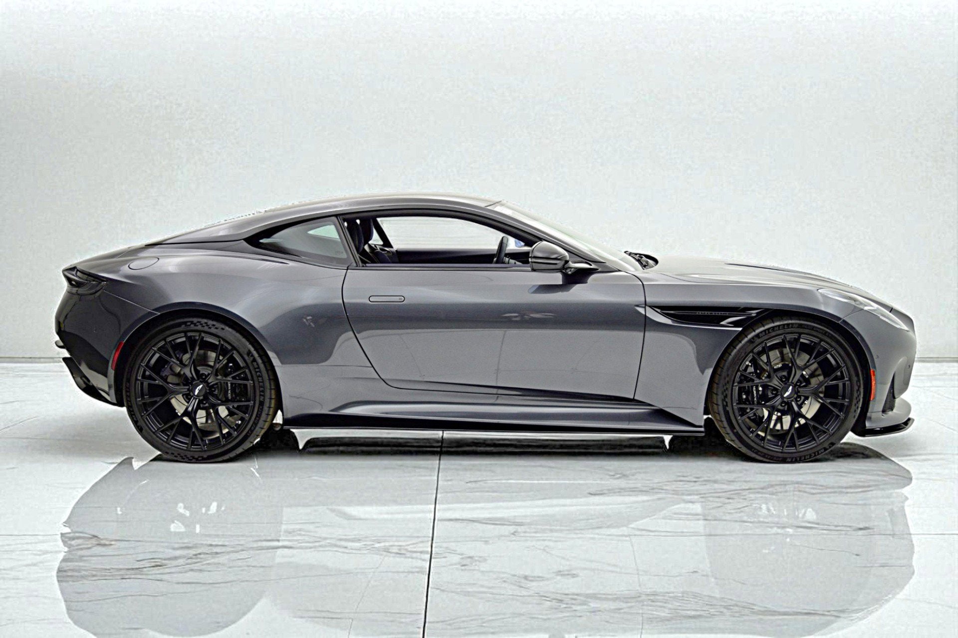 2024 Aston Martin DB12 NA
