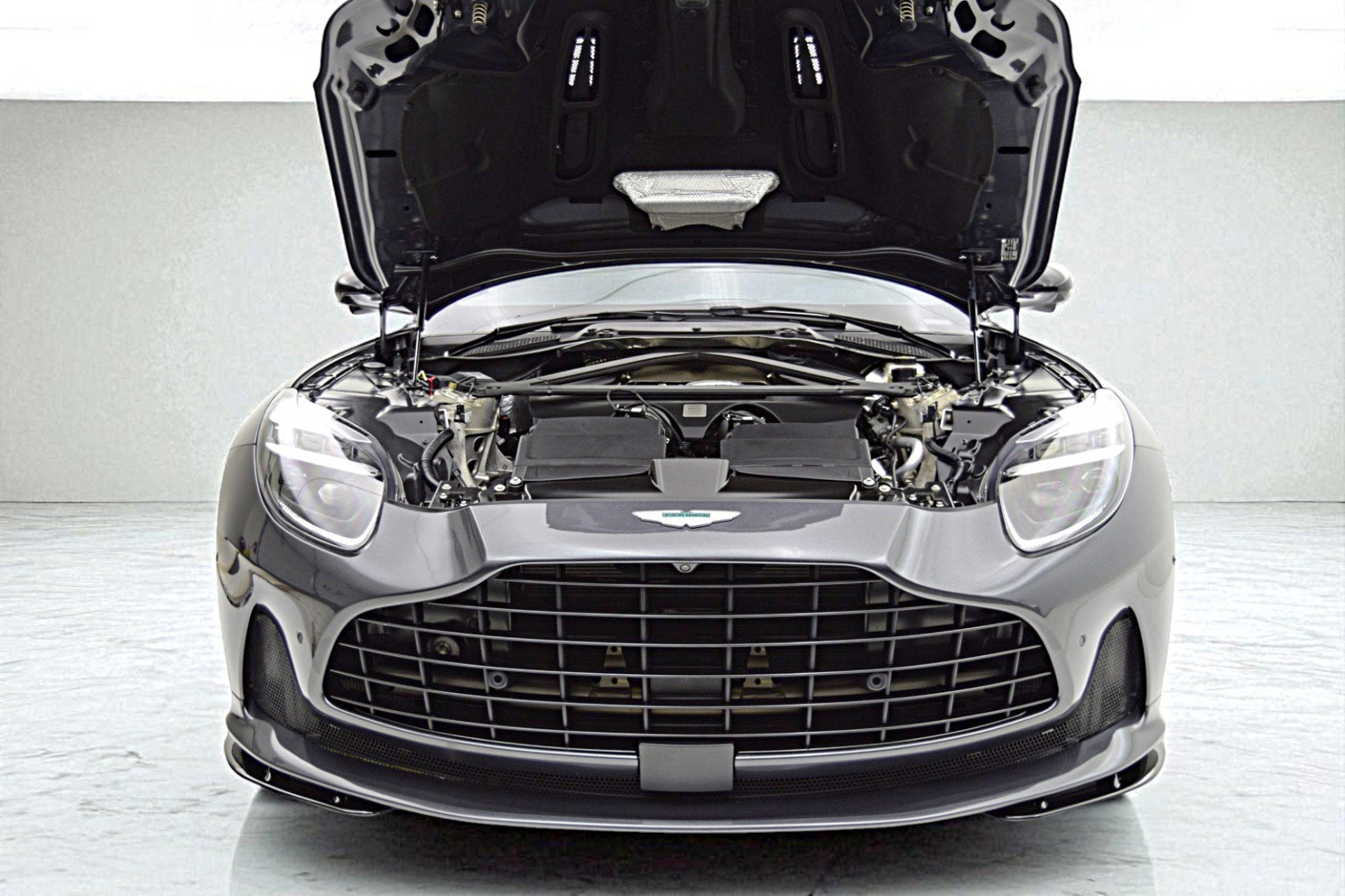 2024 Aston Martin DB12 NA